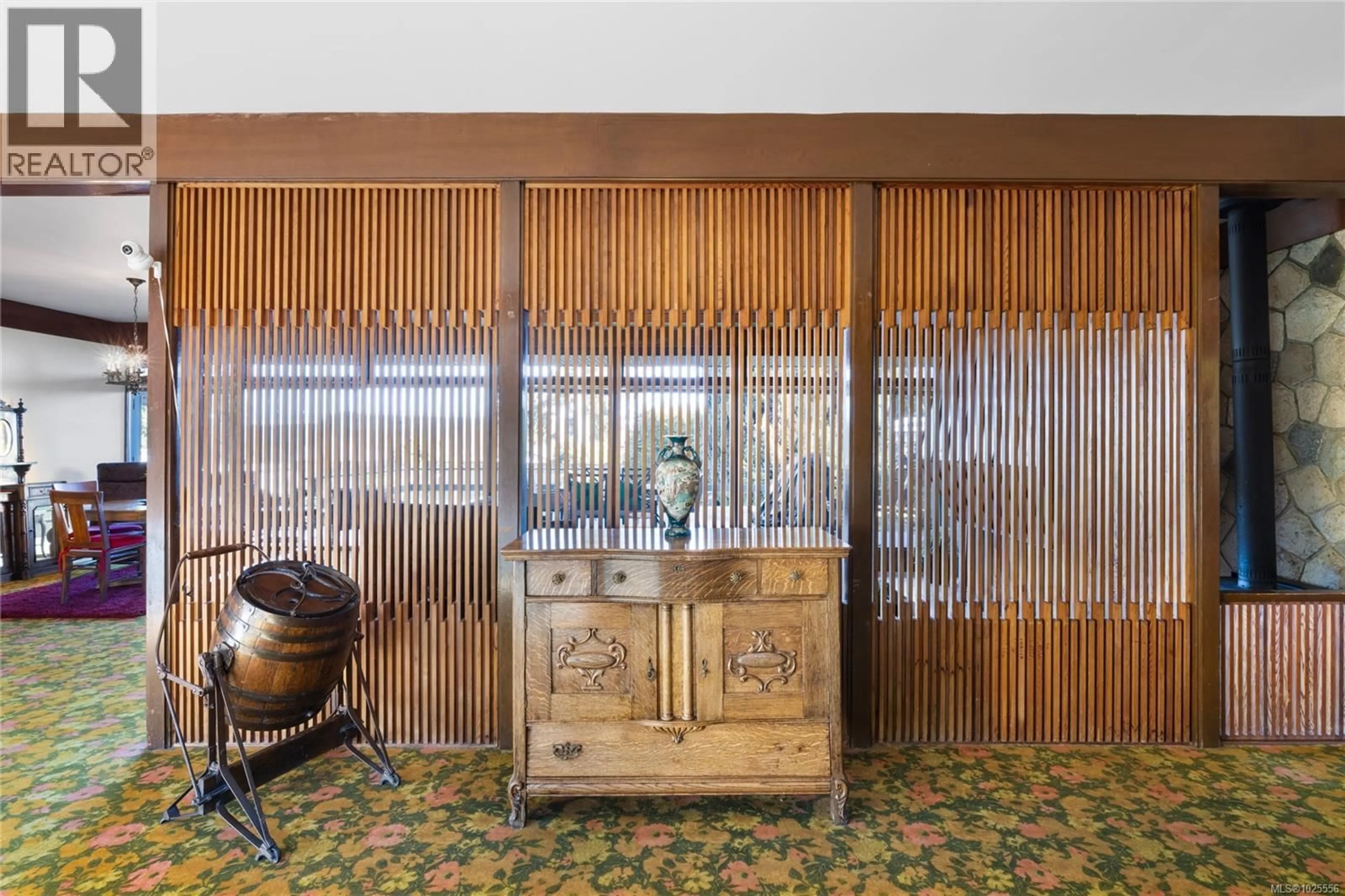 Indoor foyer for 160 KOPINA DRIVE, Bowser British Columbia V0R1G0