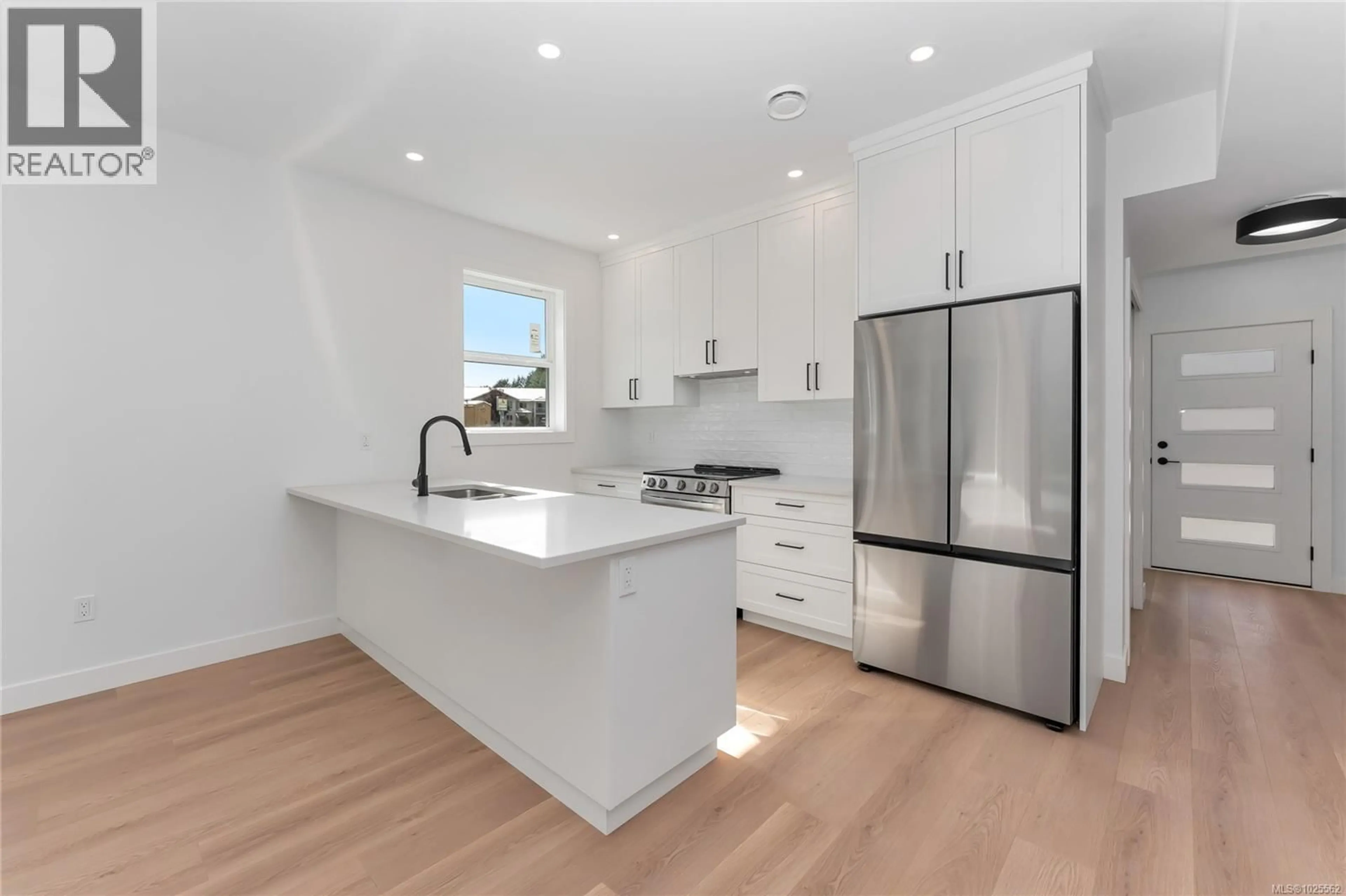 Open concept kitchen, unknown for 114 PLANTE CRESCENT, Lake Cowichan British Columbia V0R2G0