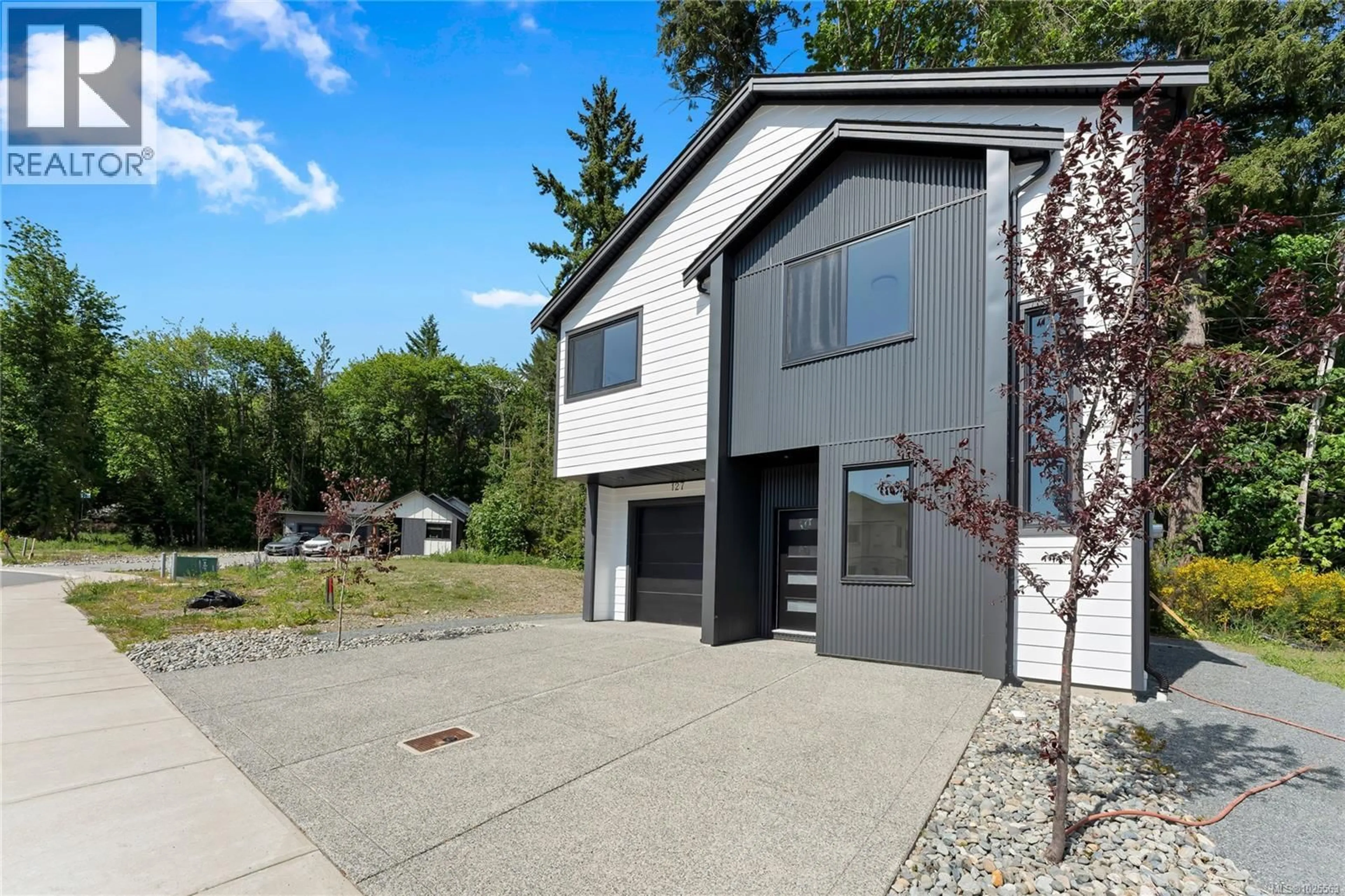 Home with vinyl exterior material, street for 127 HERITAGE CREEK DRIVE, Lake Cowichan British Columbia V0R2G0