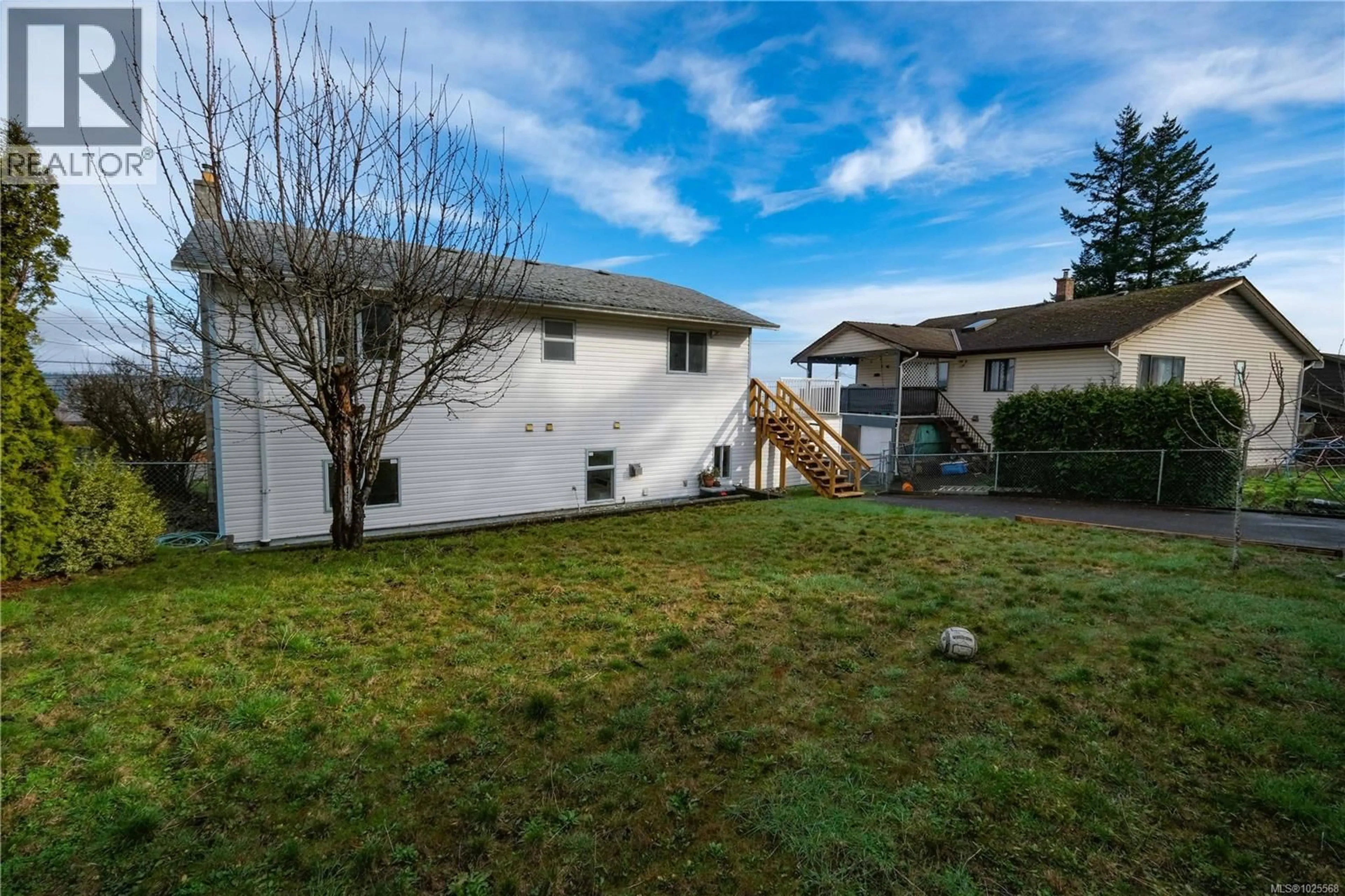 Patio, street for 616 ALDER STREET SOUTH, Campbell River British Columbia V9W1Y9