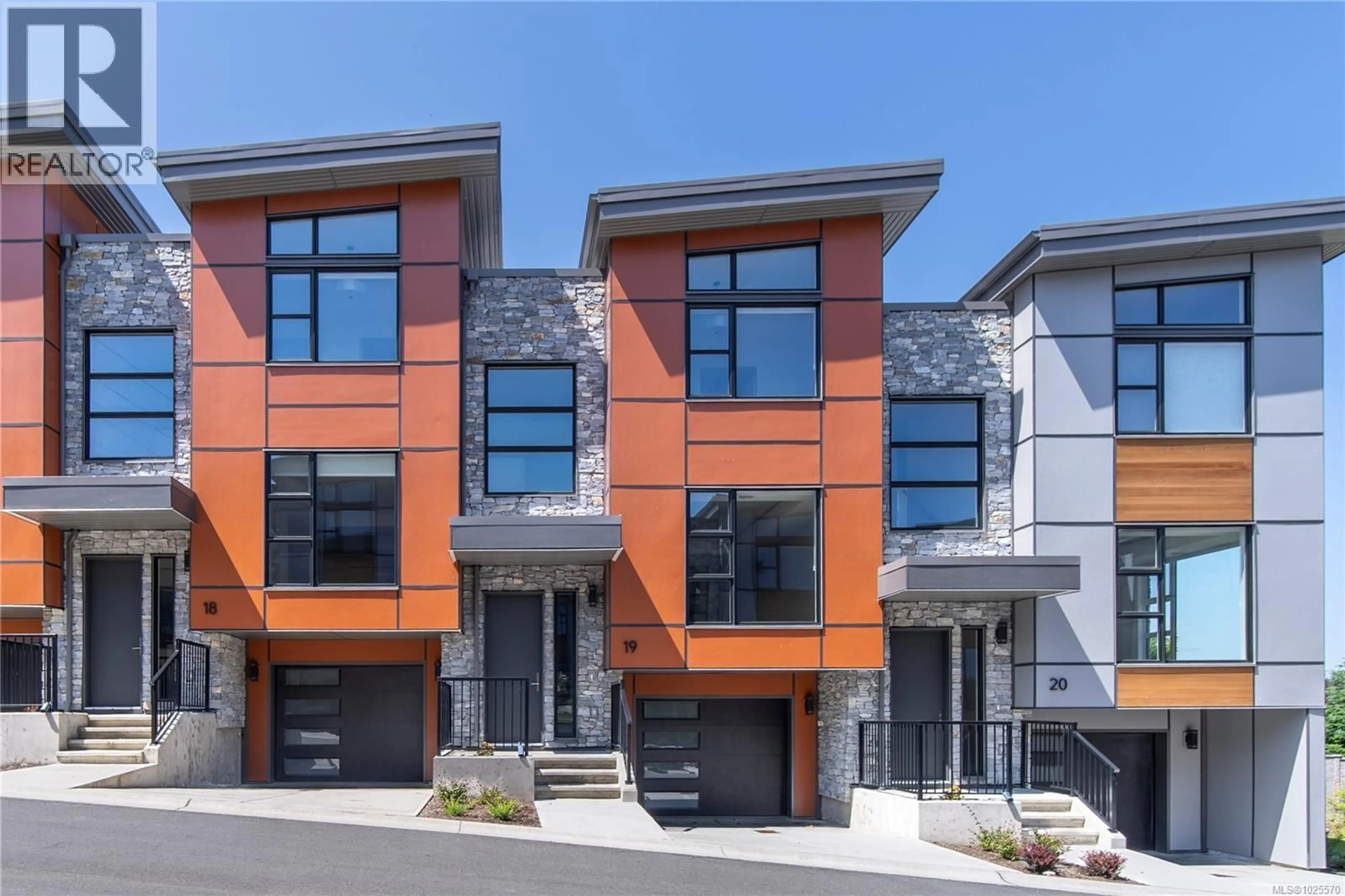 Home with brick exterior material, street for 19 - 4253 DIEPPE ROAD, Saanich British Columbia V8X2N2