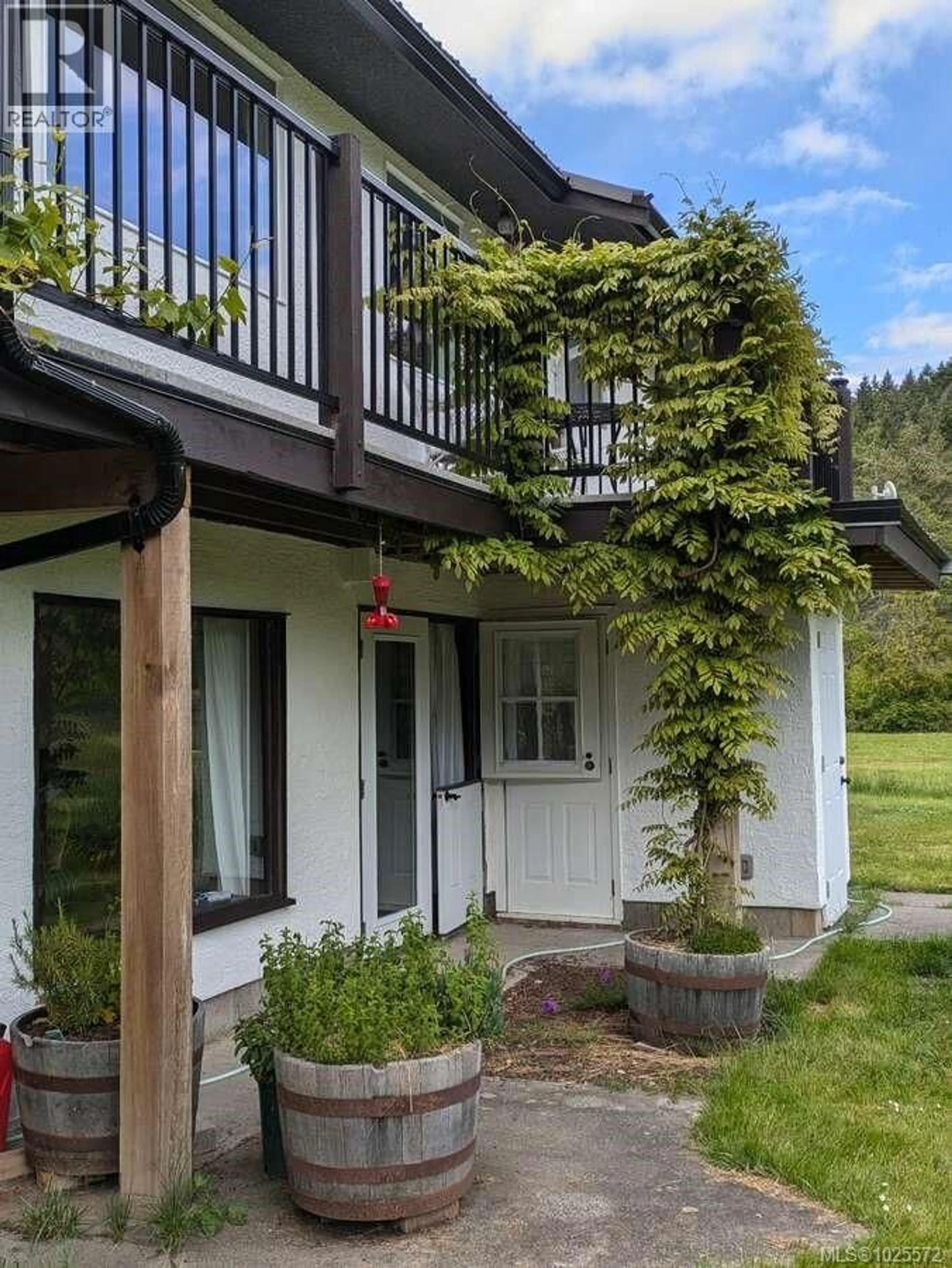 Patio, unknown for 300 WOOD DALE DRIVE, Mayne Island British Columbia V0N2J2