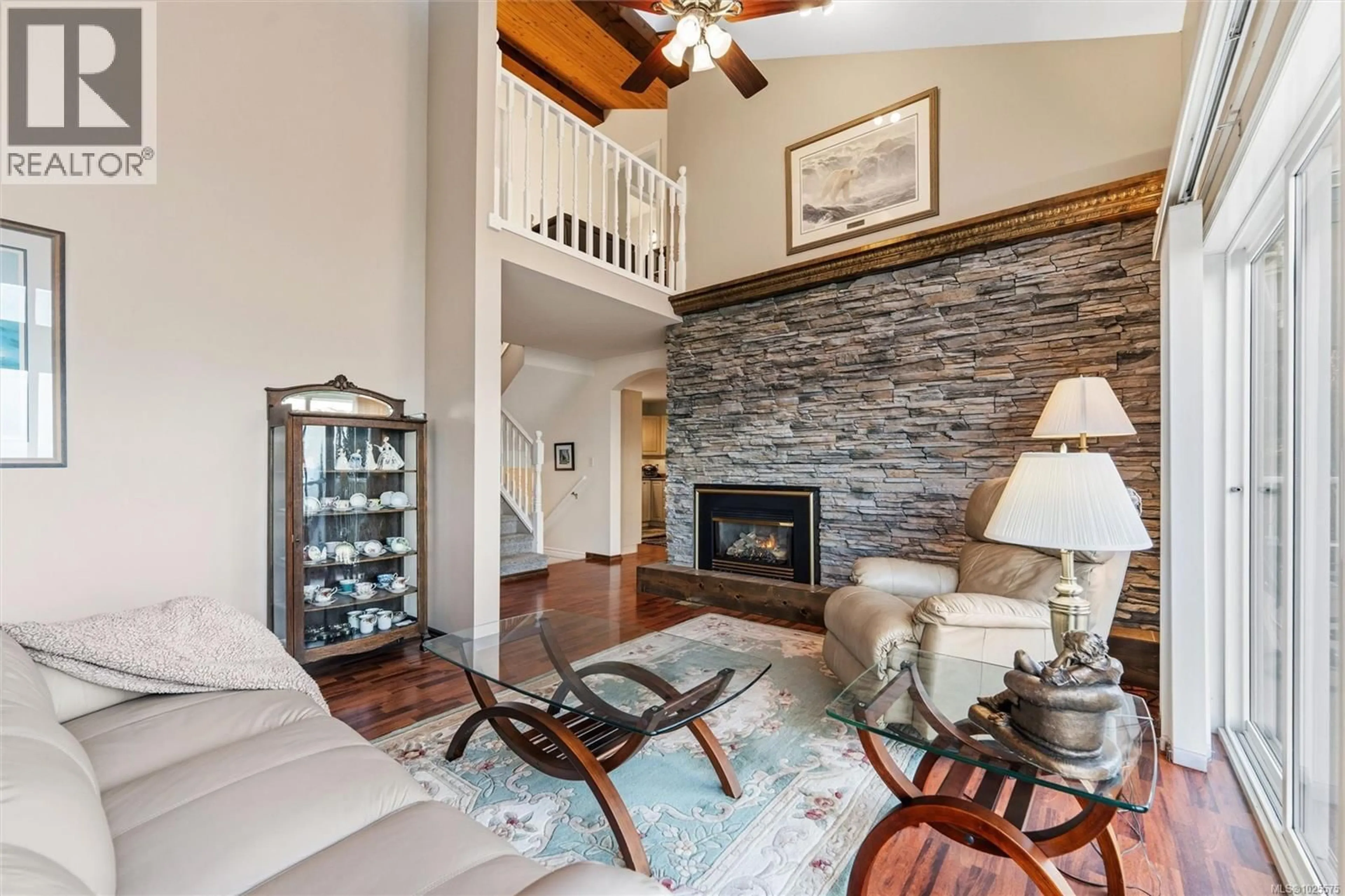 Living room with furniture, unknown for 4627 LOST LAKE ROAD, Nanaimo British Columbia V9T5C5