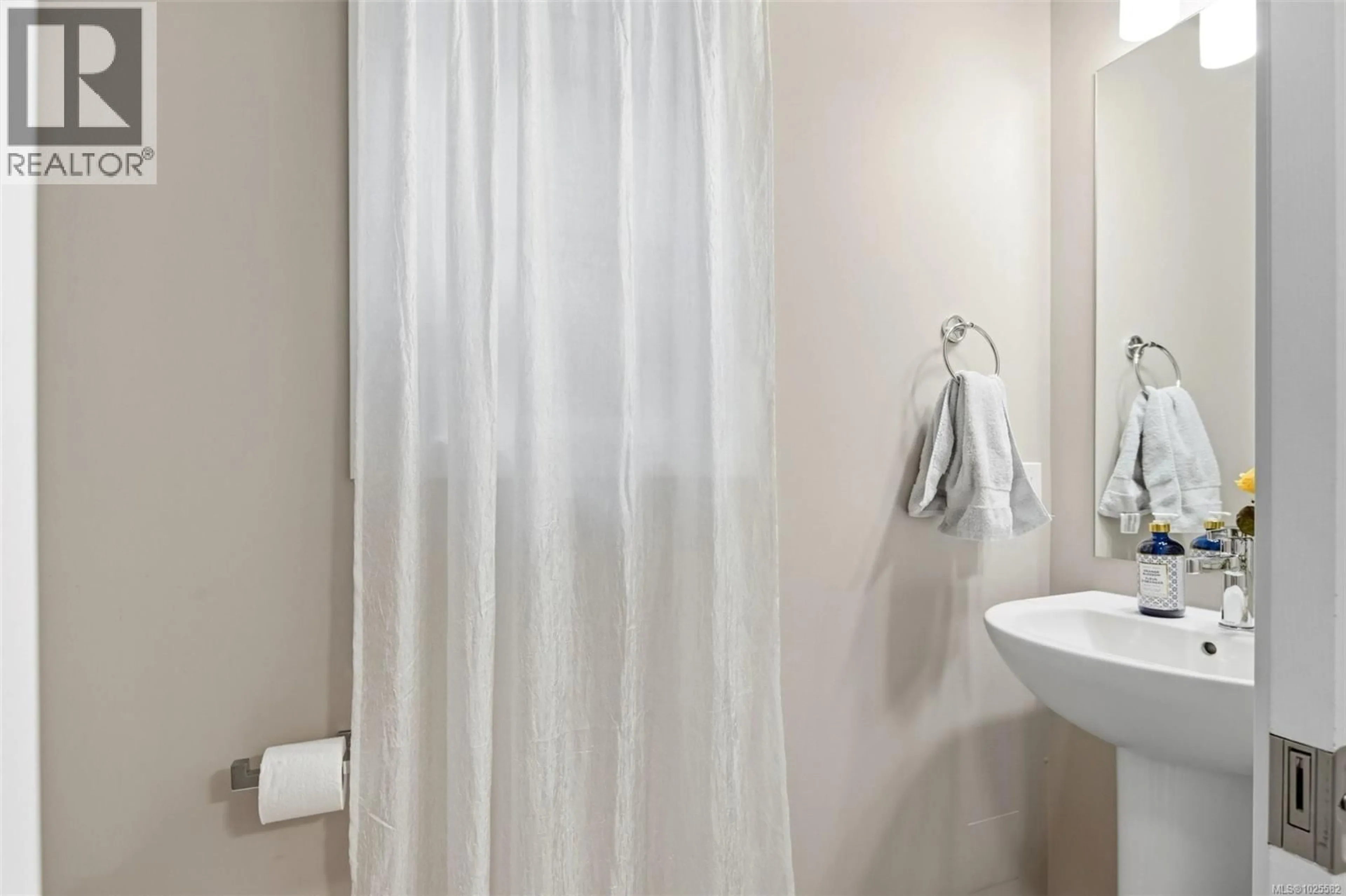 Standard bathroom, unknown for 3481 MYLES MANSELL ROAD, Langford British Columbia V9C0N6