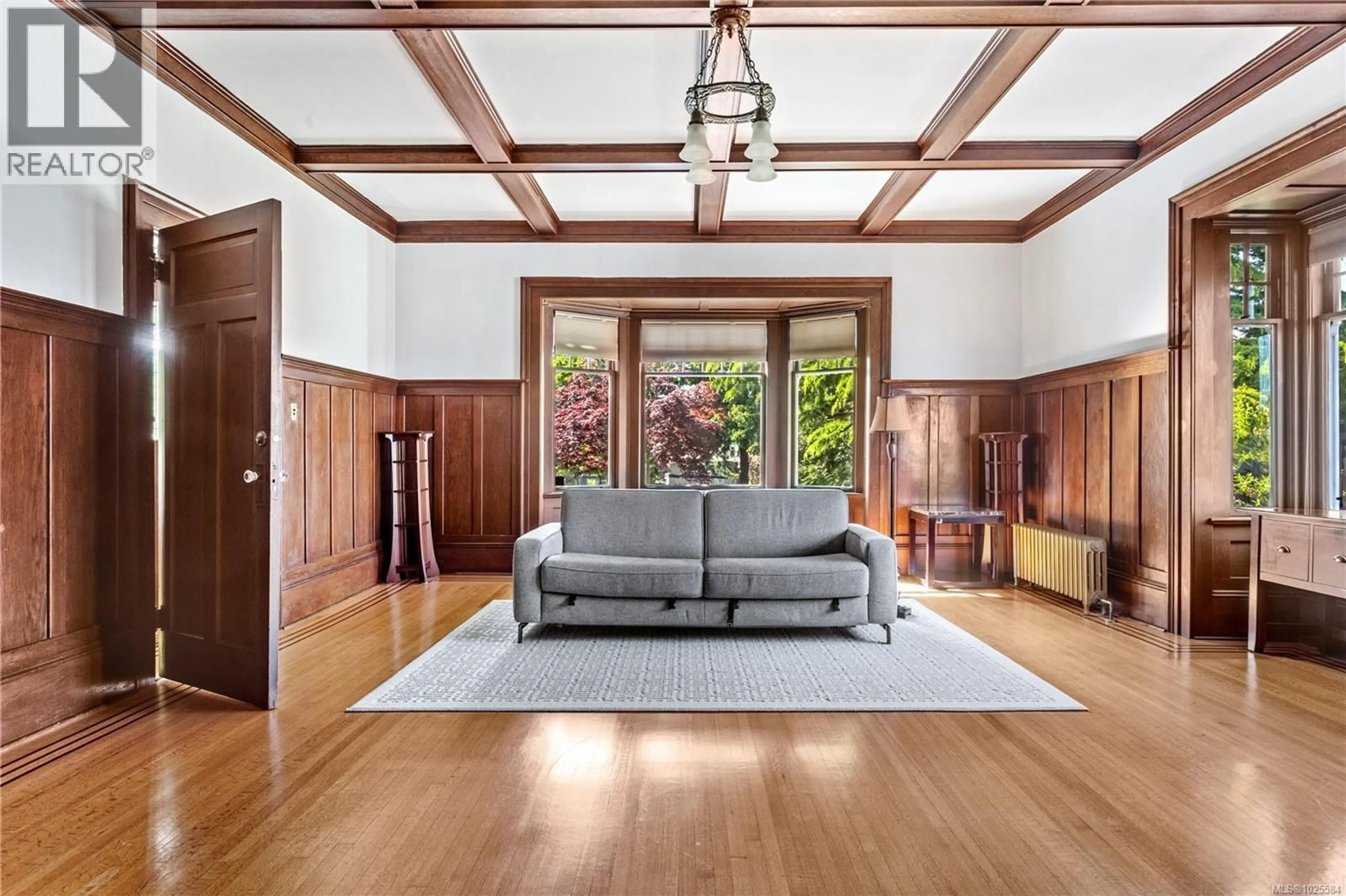 Unknown for 4423 TYNDALL AVENUE, Saanich British Columbia V8N3S3