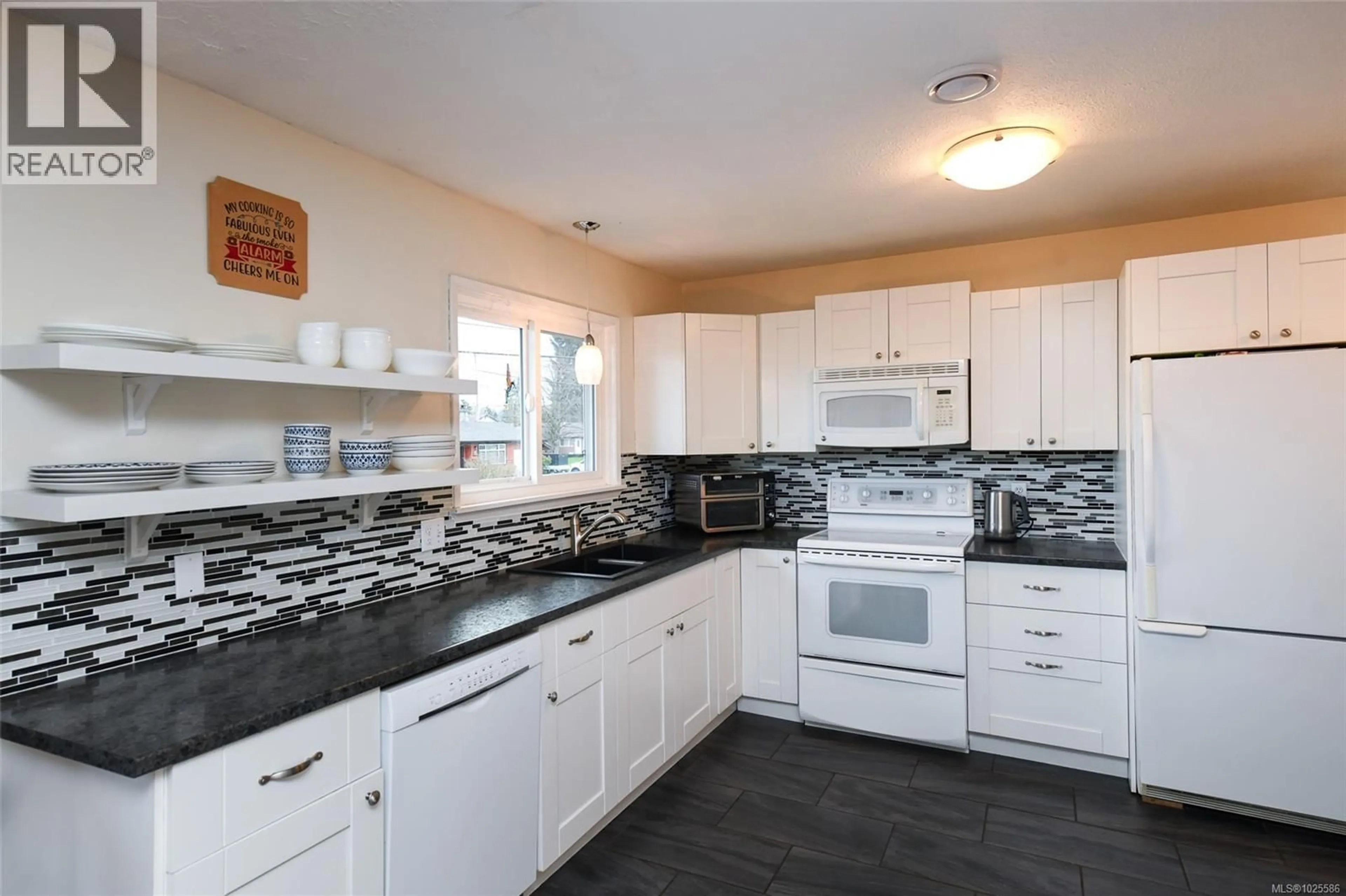 Unknown for 599 23RD STREET, Courtenay British Columbia V9N7K9