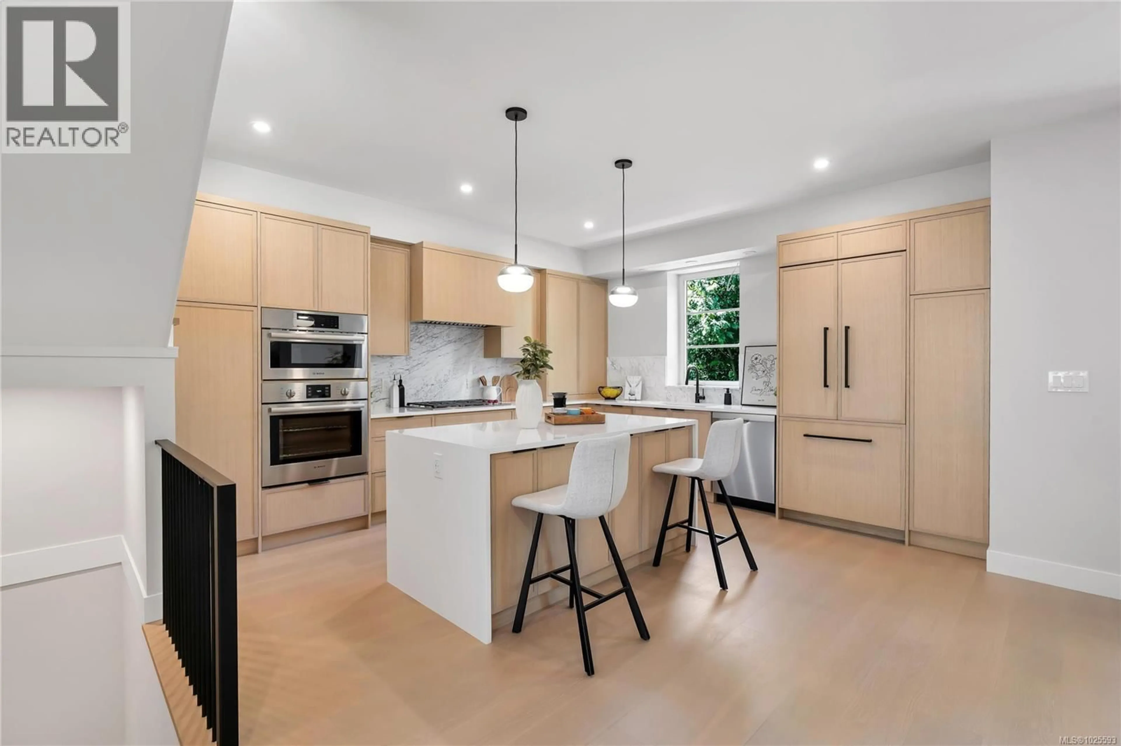 Contemporary kitchen, ceramic/tile floor for 5 - 2590 PENRHYN STREET, Saanich British Columbia V8N1G3