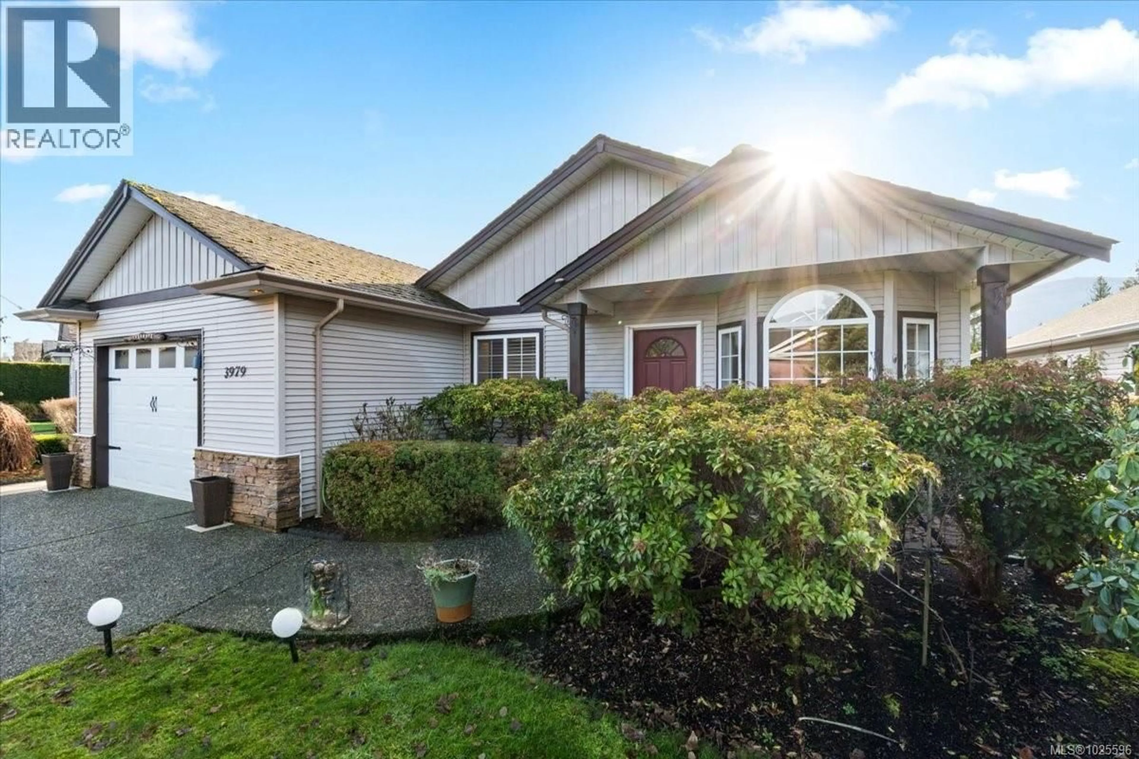 A pic from outside/outdoor area/front of a property/back of a property/a pic from drone, street for 3979 EXCALIBUR STREET, Nanaimo British Columbia V9T6B7