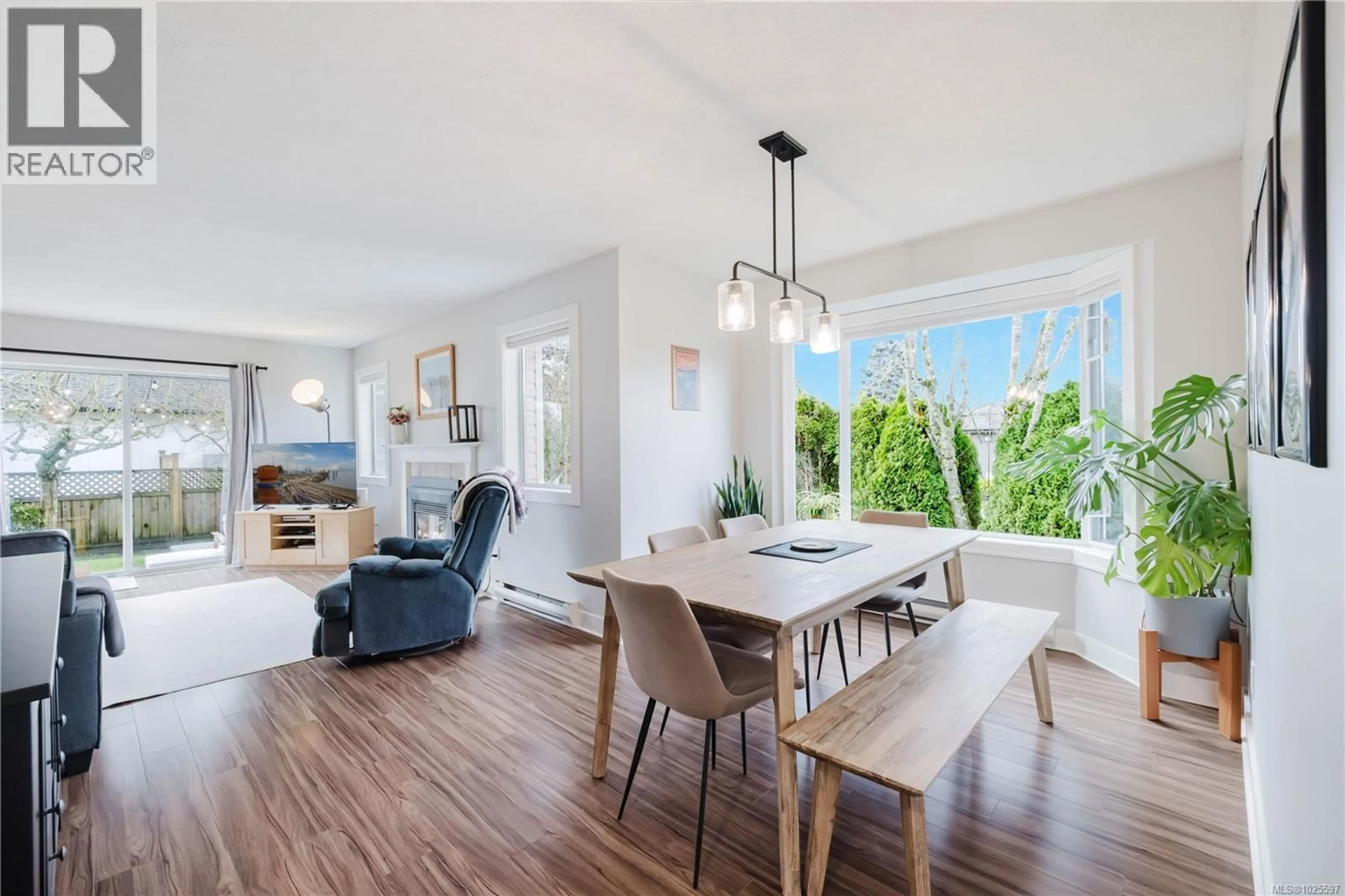 Unknown for 10193 FIFTH STREET, Sidney British Columbia V8L5E4