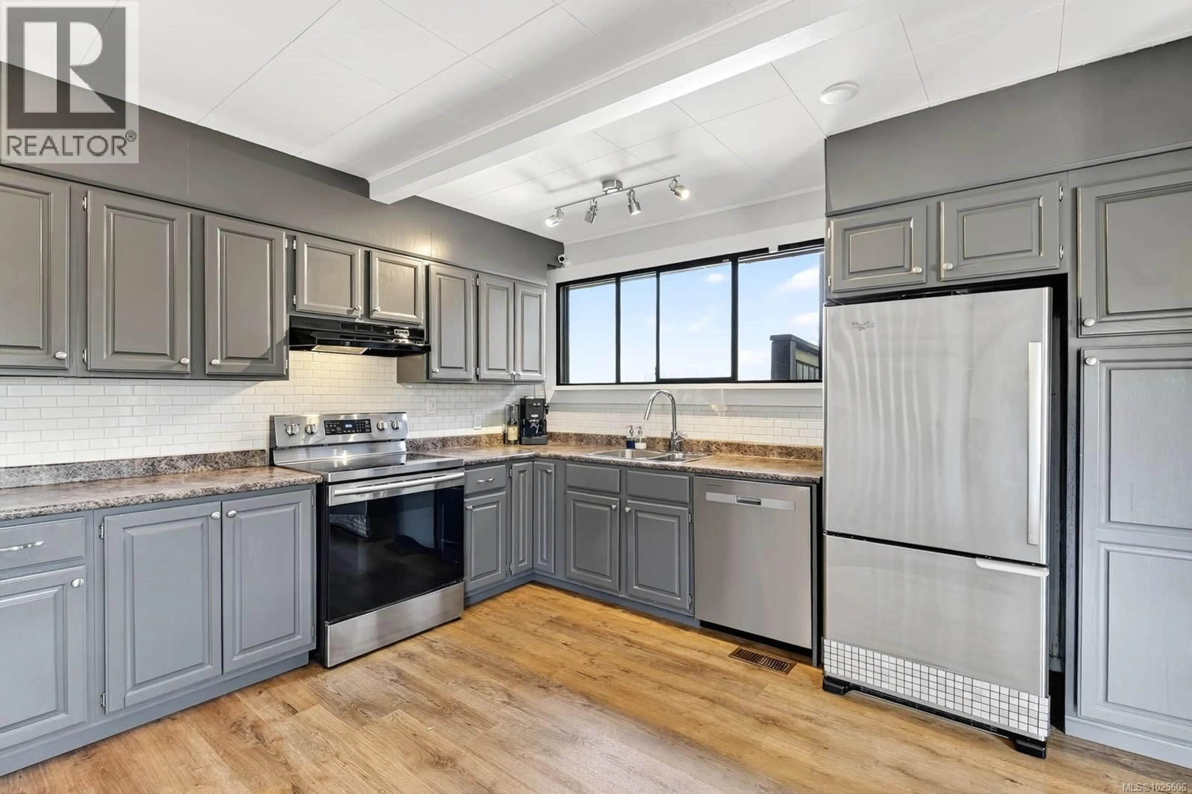 Open concept kitchen, unknown for 4703 STRATHERN STREET, Port Alberni British Columbia V9Y3E8