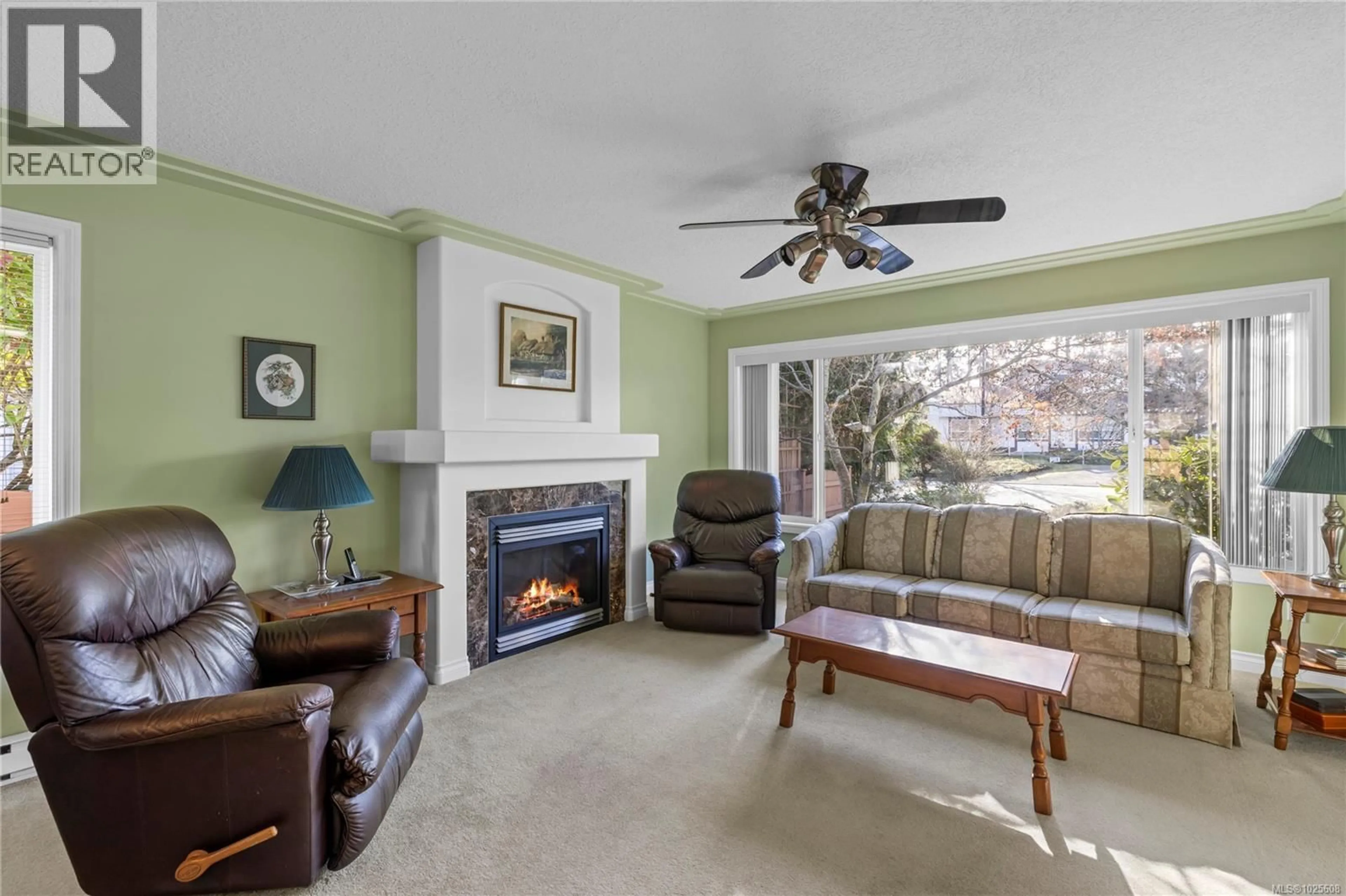 Living room with furniture, unknown for 705 HUMPHREY ROAD, Parksville British Columbia V9P2V8