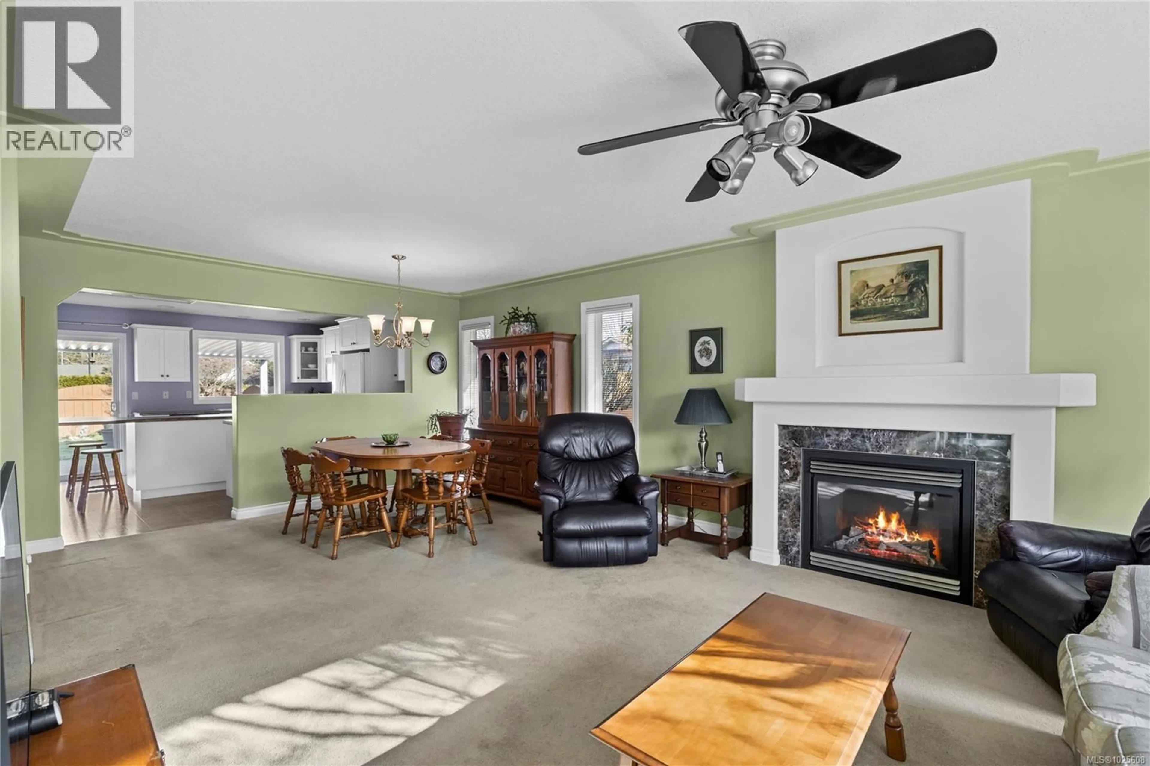 Living room with furniture, unknown for 705 HUMPHREY ROAD, Parksville British Columbia V9P2V8