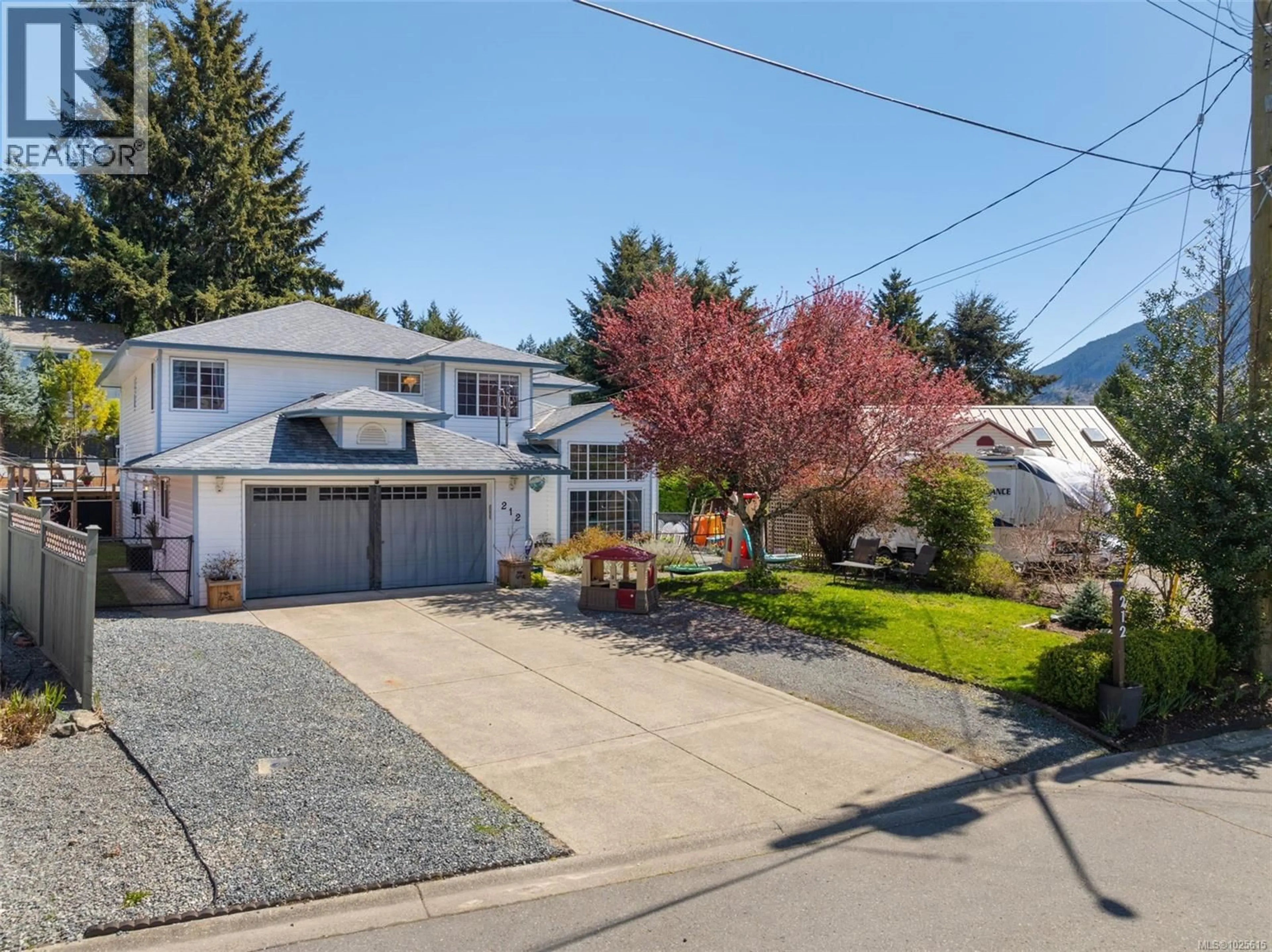 A pic from outside/outdoor area/front of a property/back of a property/a pic from drone, street for 212 COWICHAN AVENUE EAST, Lake Cowichan British Columbia V0R2G0