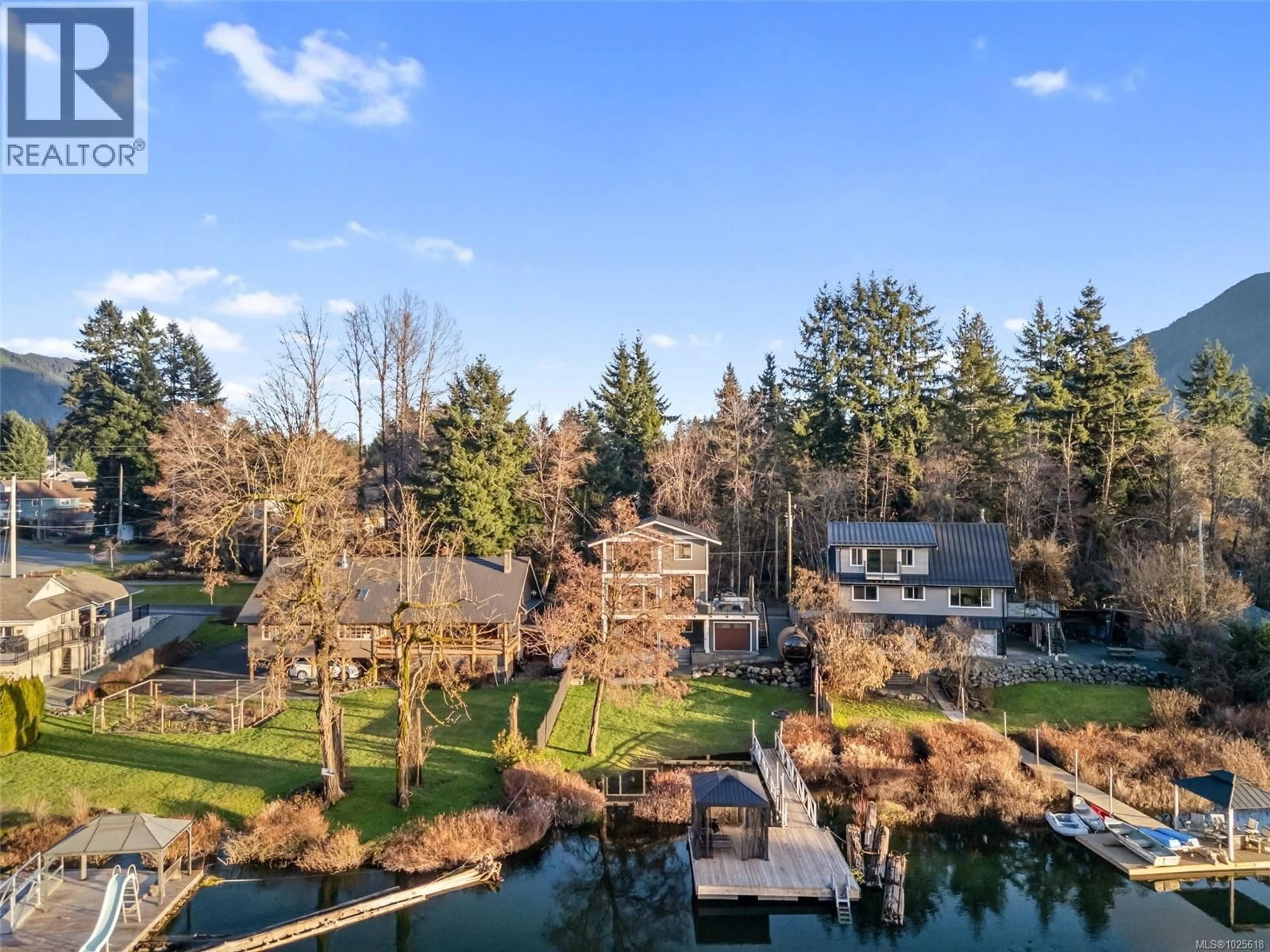 A pic from outside/outdoor area/front of a property/back of a property/a pic from drone, water/lake/river/ocean view for 12 PROSPECT AVENUE, Lake Cowichan British Columbia V0R2G0