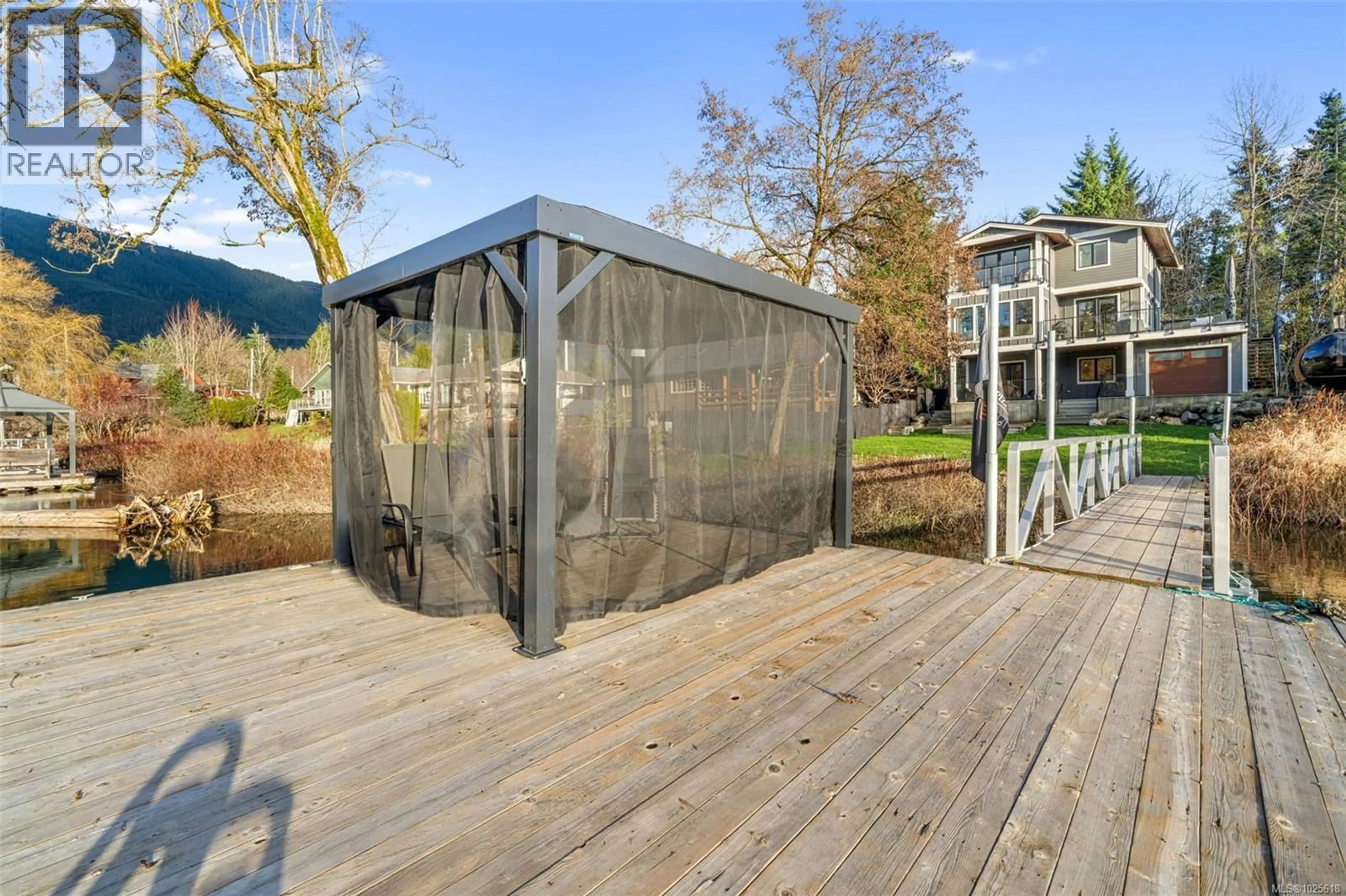 Patio, water/lake/river/ocean view for 12 PROSPECT AVENUE, Lake Cowichan British Columbia V0R2G0