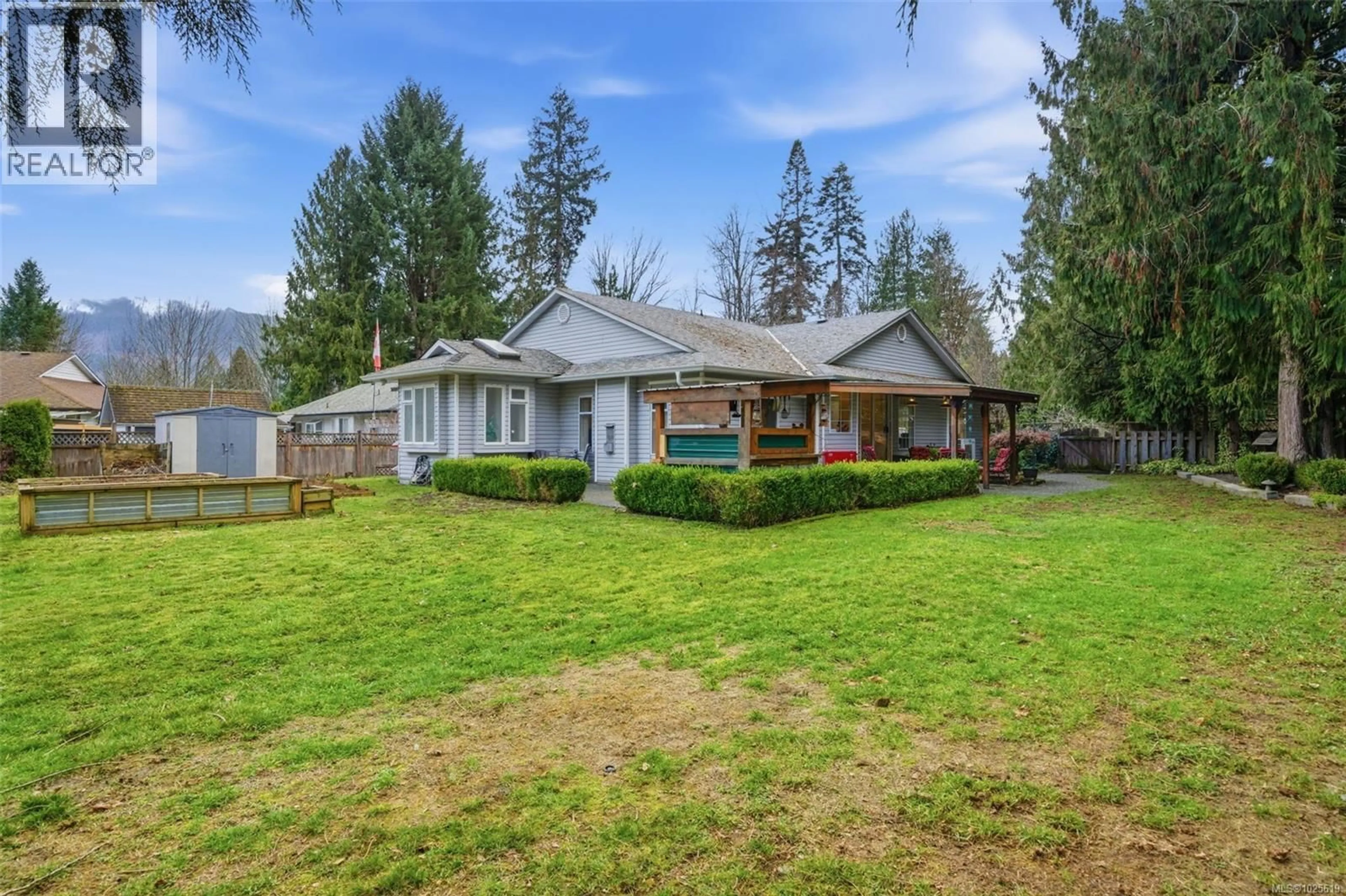 A pic from outside/outdoor area/front of a property/back of a property/a pic from drone, mountain view for 203 GREENDALE ROAD, Lake Cowichan British Columbia V0R2G0