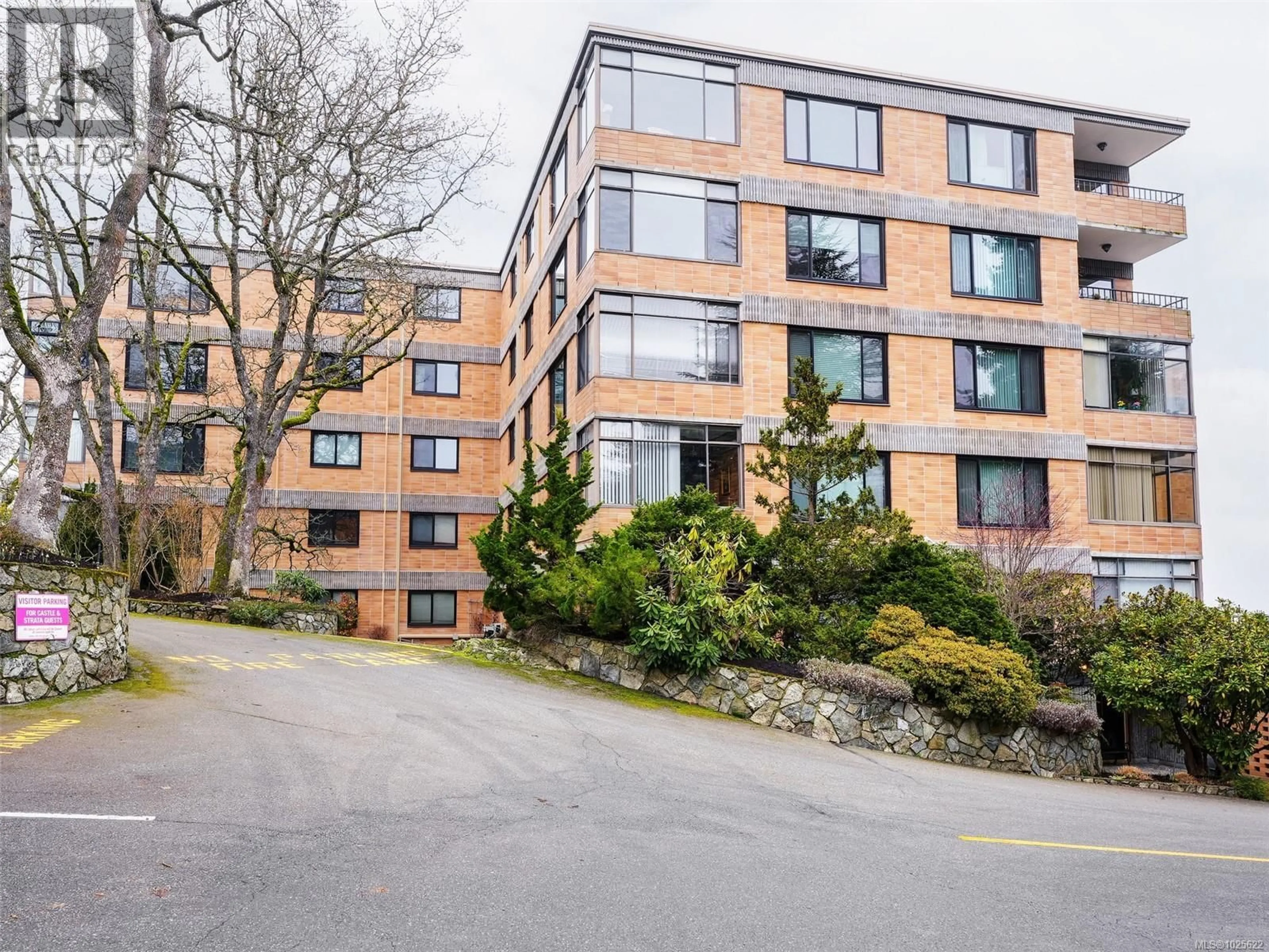 Unknown for 403 - 2920 COOK STREET, Victoria British Columbia V8T3S7