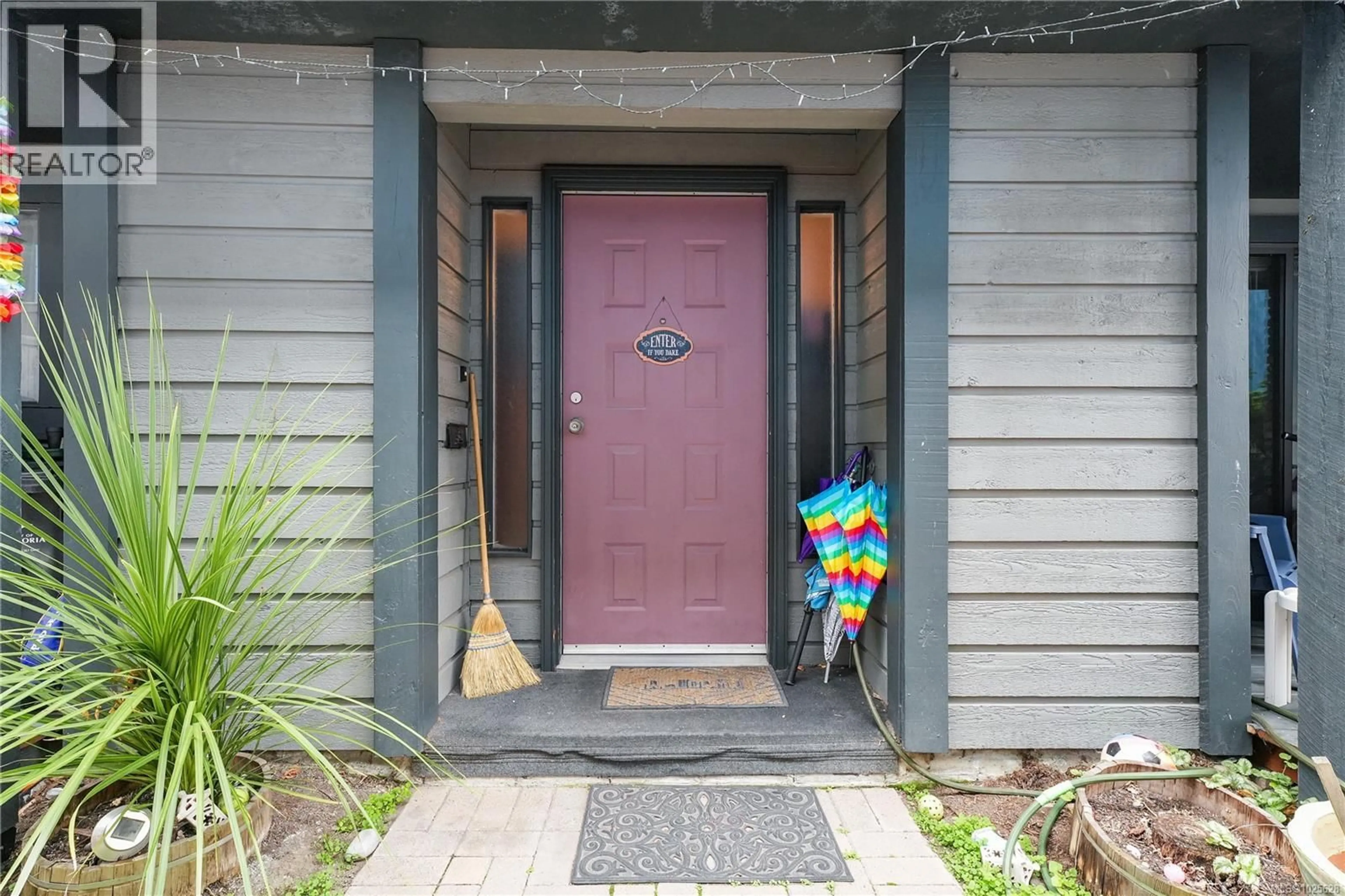 Indoor entryway for 111 MICHIGAN STREET, Victoria British Columbia V8V1R2