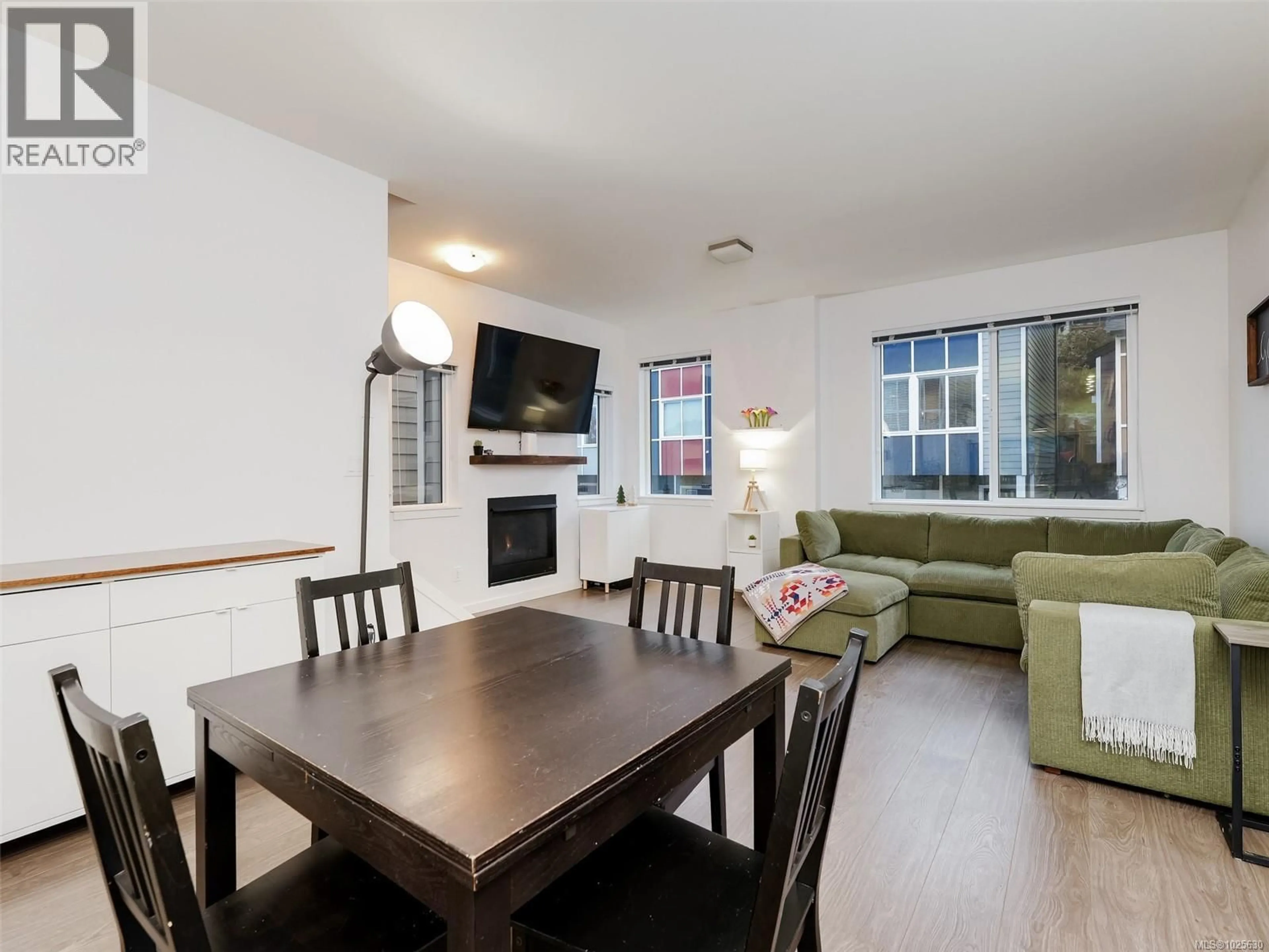 Living room with furniture, wood/laminate floor for 3360 CROSSBILL TERRACE, Langford British Columbia V9C0J9