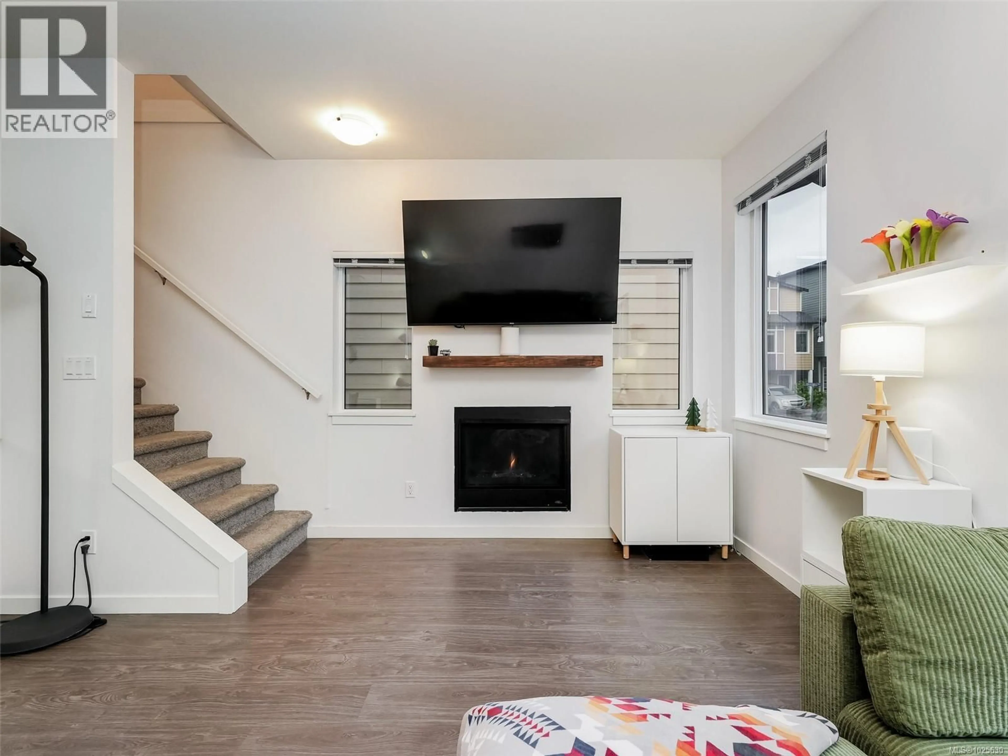 Living room with furniture, unknown for 3360 CROSSBILL TERRACE, Langford British Columbia V9C0J9