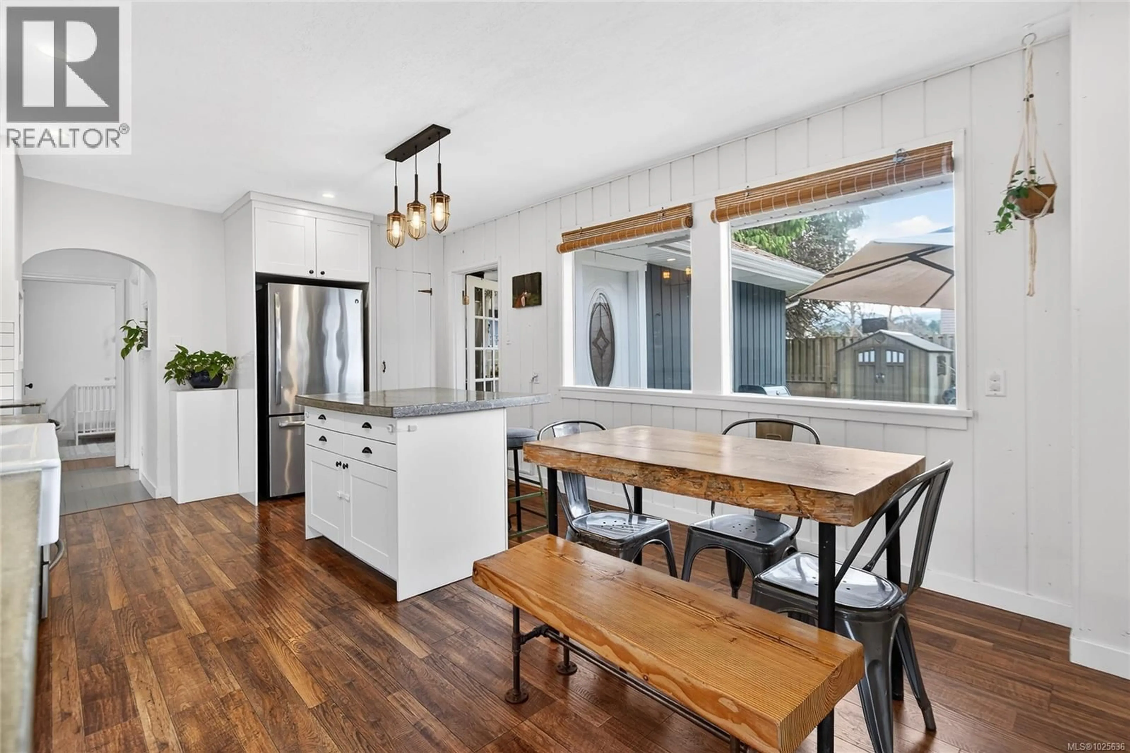 Open concept kitchen, unknown for 1065 WILLEMAR AVENUE, Courtenay British Columbia V9N3M1