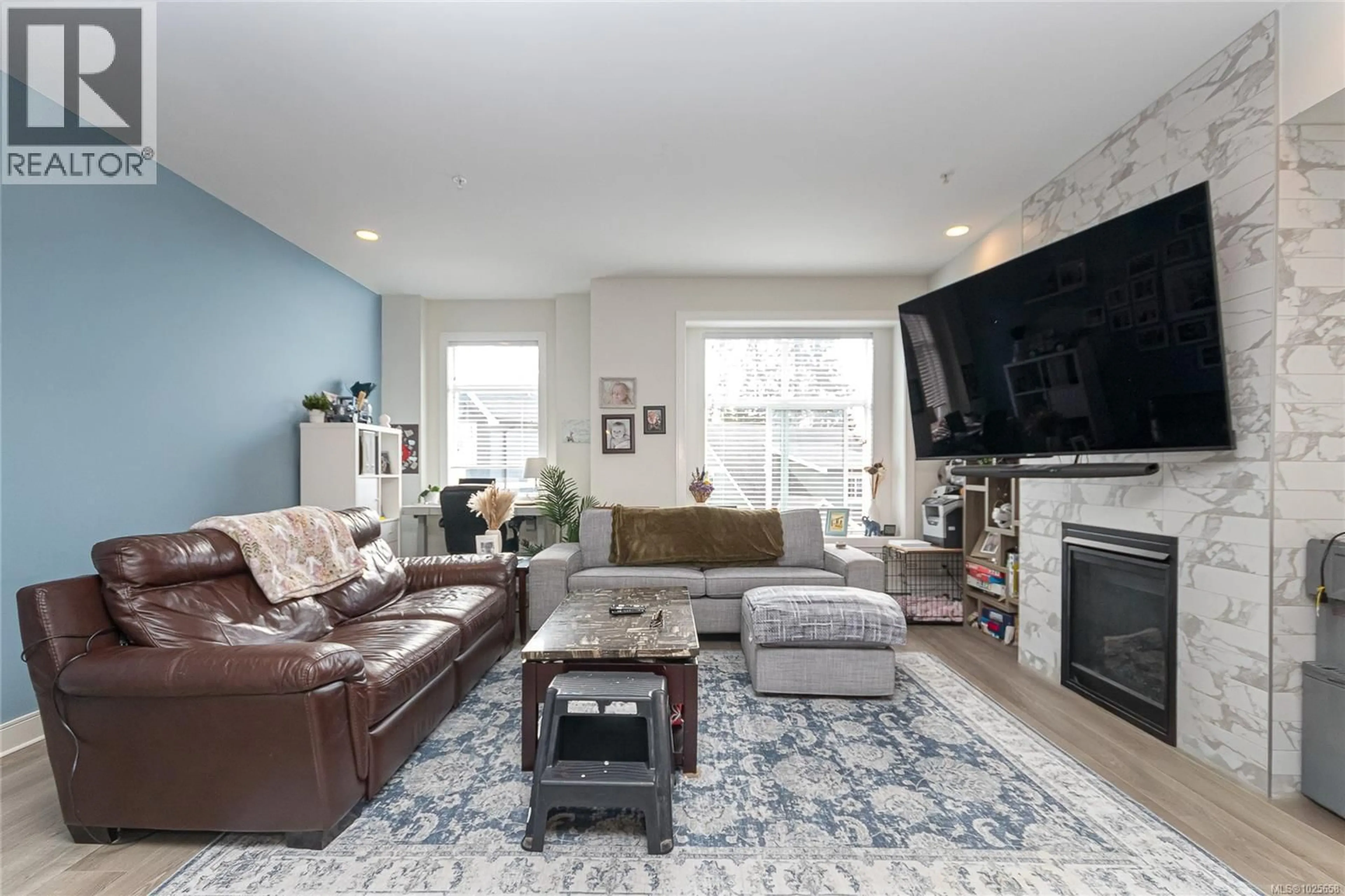 Living room with furniture, unknown for 105 - 1064 GALA COURT, Langford British Columbia V9C0J8