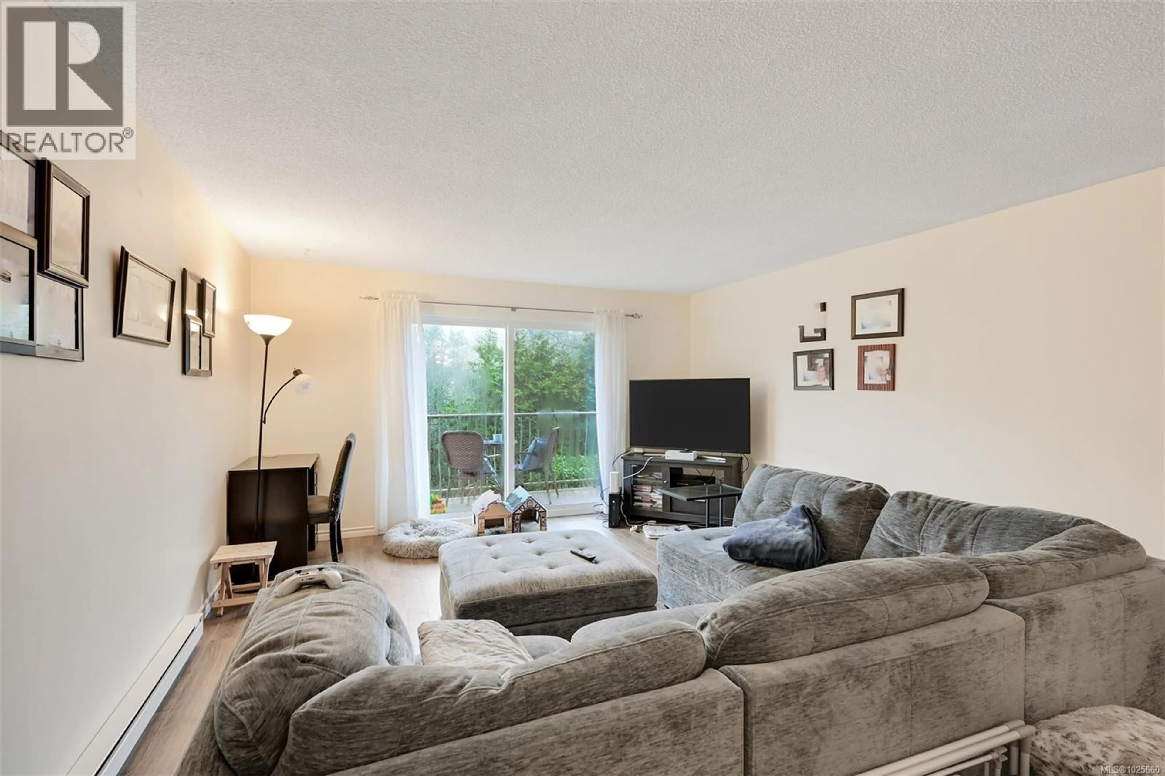 Living room with furniture, unknown for 203 - 625 ADMIRALS ROAD, Esquimalt British Columbia V9A2N6