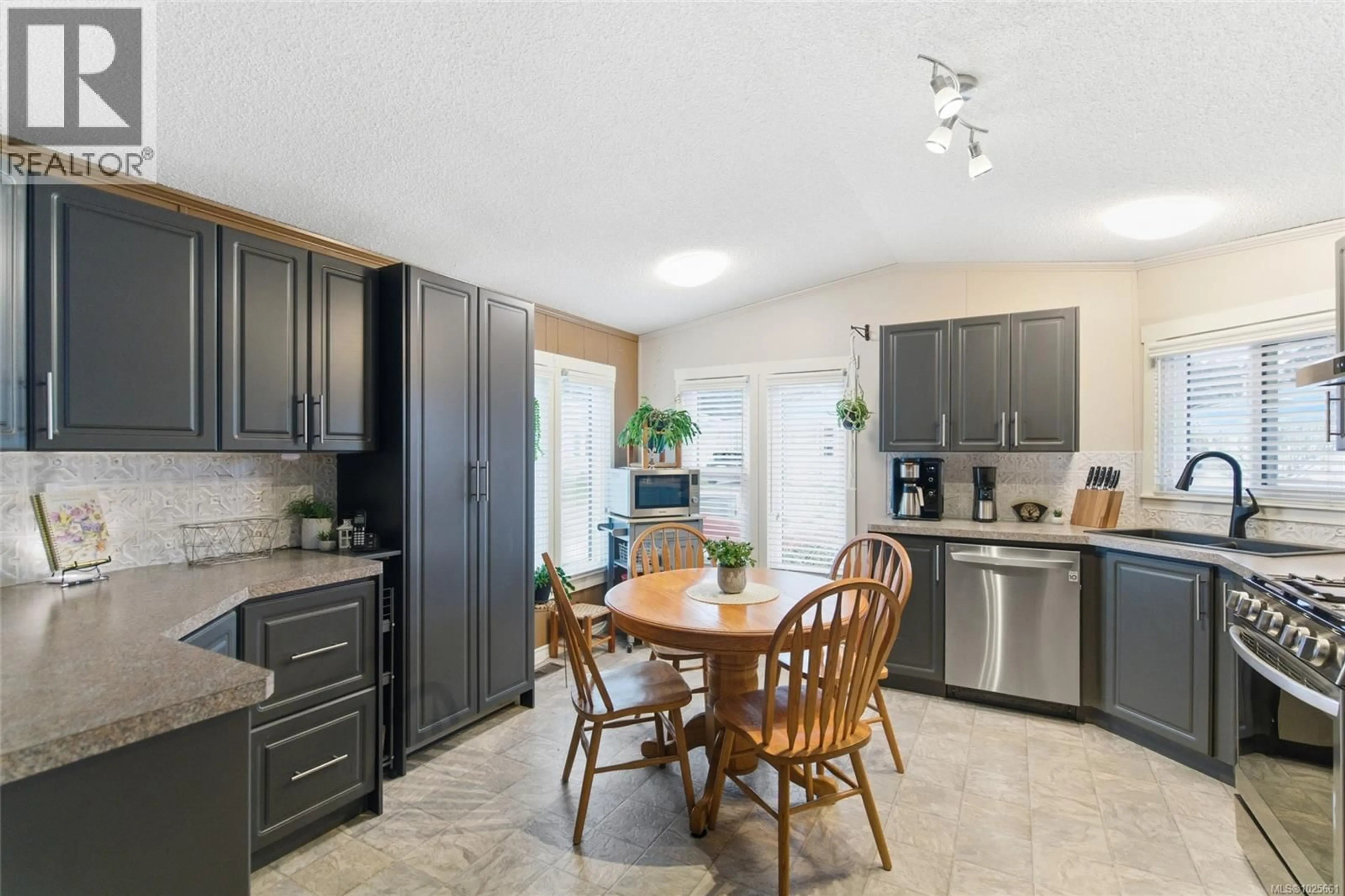 Open concept kitchen, unknown for 6165 DENVER WAY, Nanaimo British Columbia V9T6J2