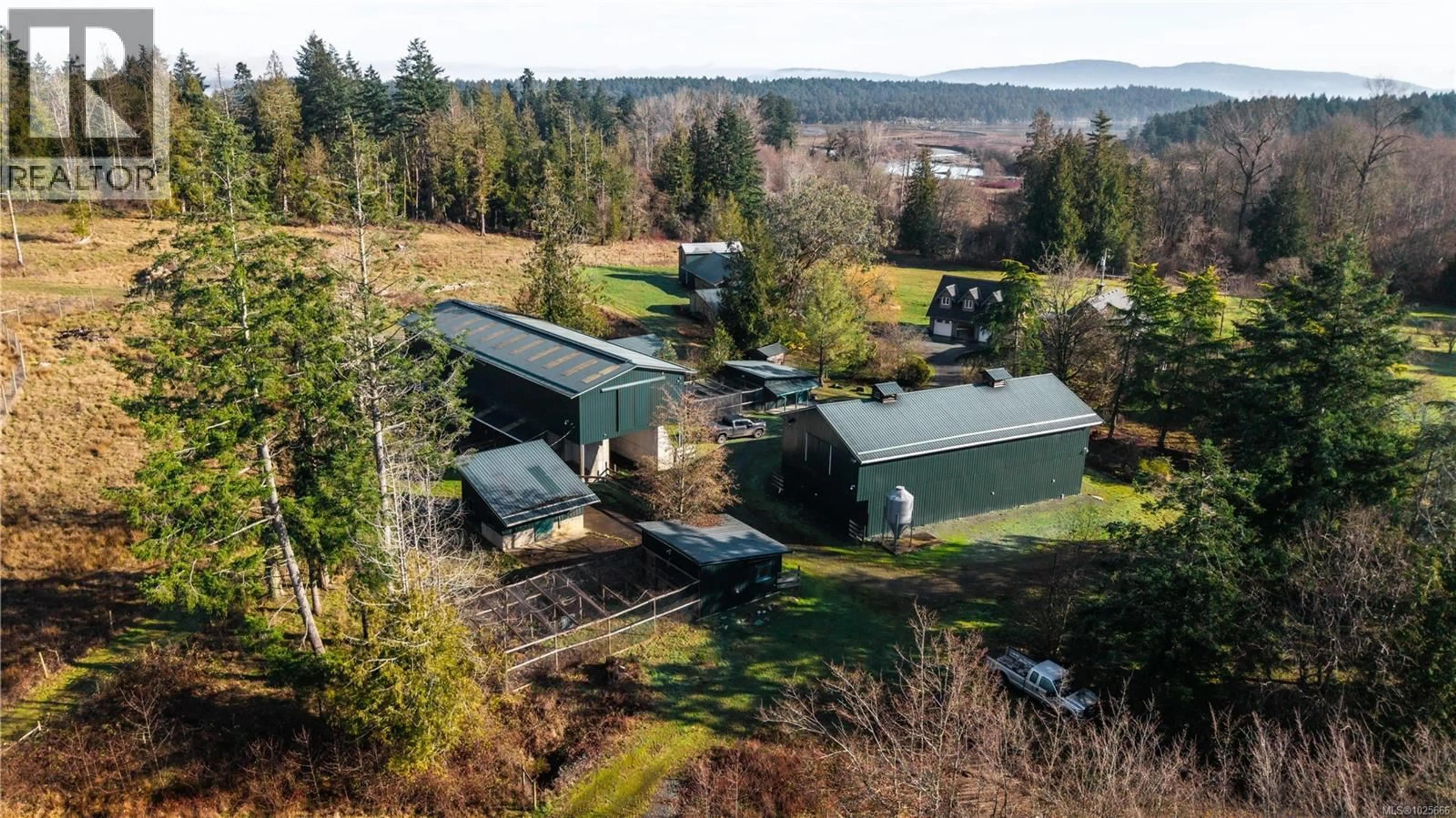 A pic from outside/outdoor area/front of a property/back of a property/a pic from drone, unknown for 8797 CHEMAINUS ROAD, Chemainus British Columbia