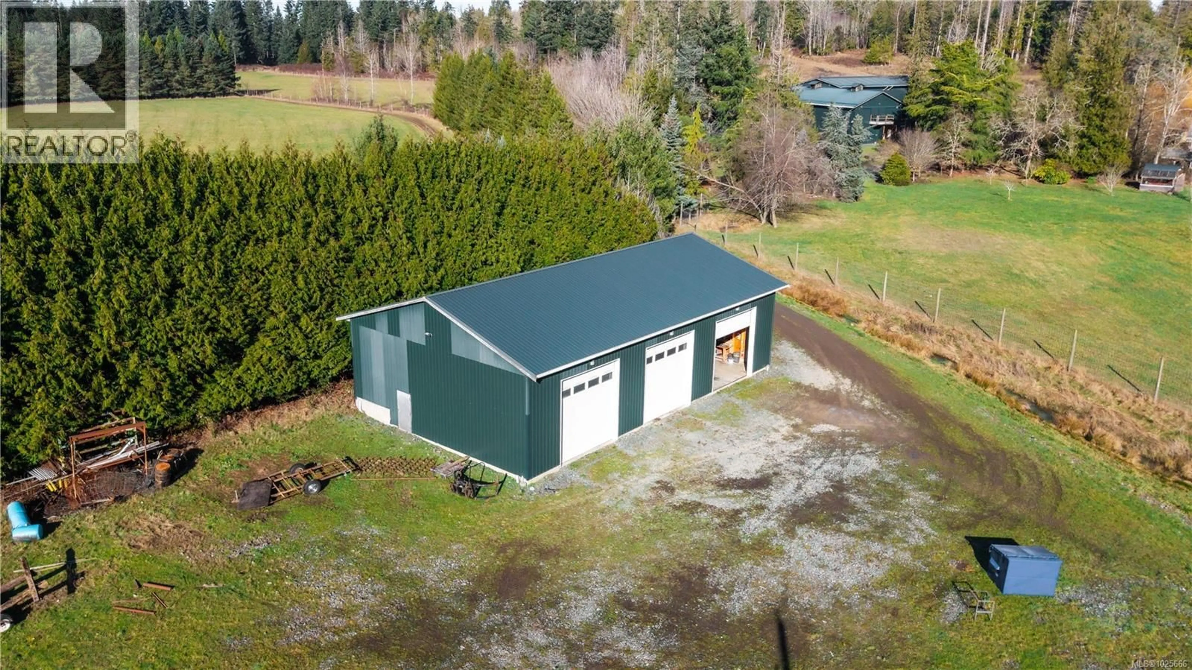A pic from outside/outdoor area/front of a property/back of a property/a pic from drone, building for 8797 CHEMAINUS ROAD, Chemainus British Columbia