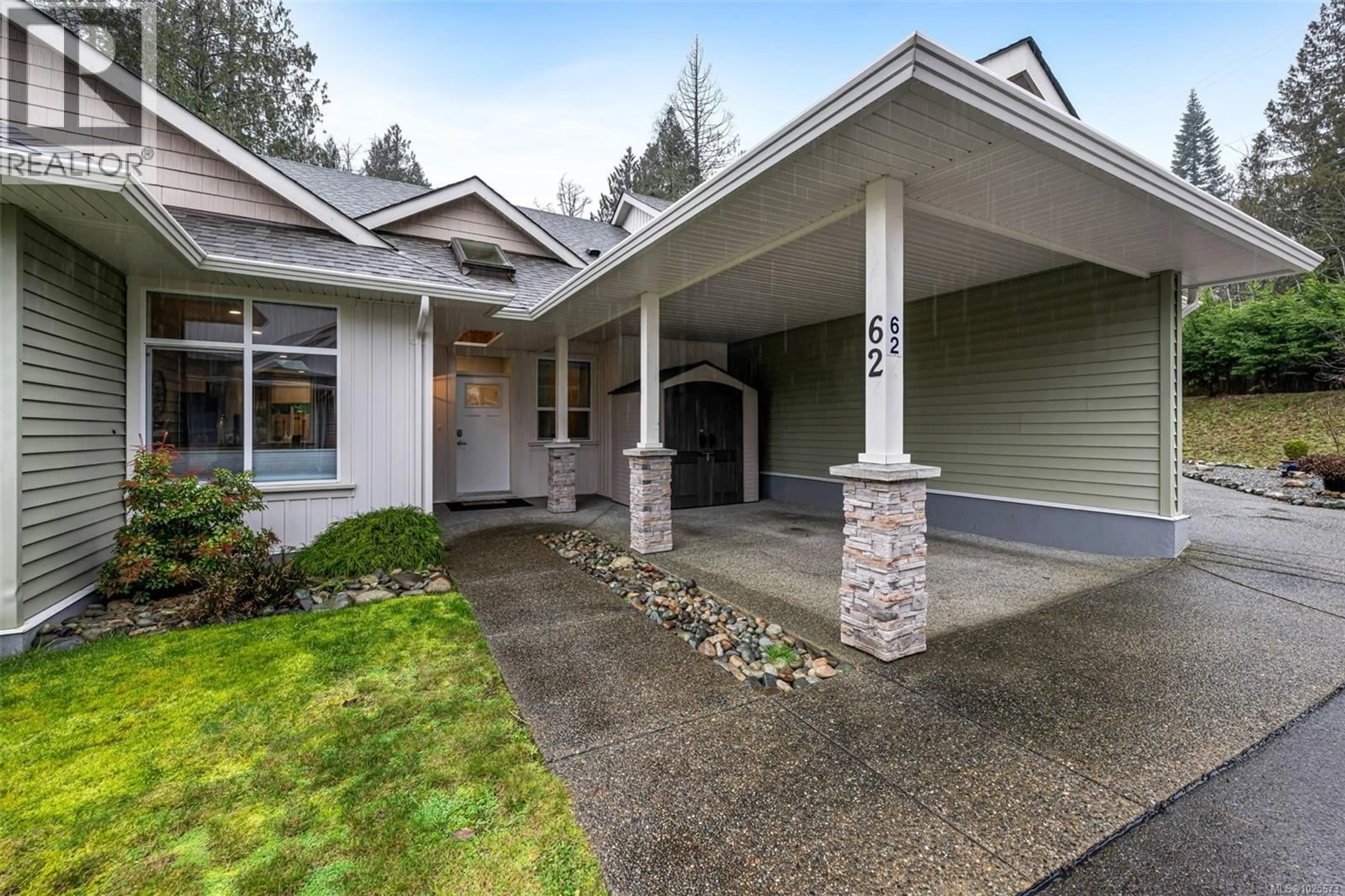 Home with vinyl exterior material, street for 62 - 300 GROSSKLEG WAY, Lake Cowichan British Columbia V0R2G0