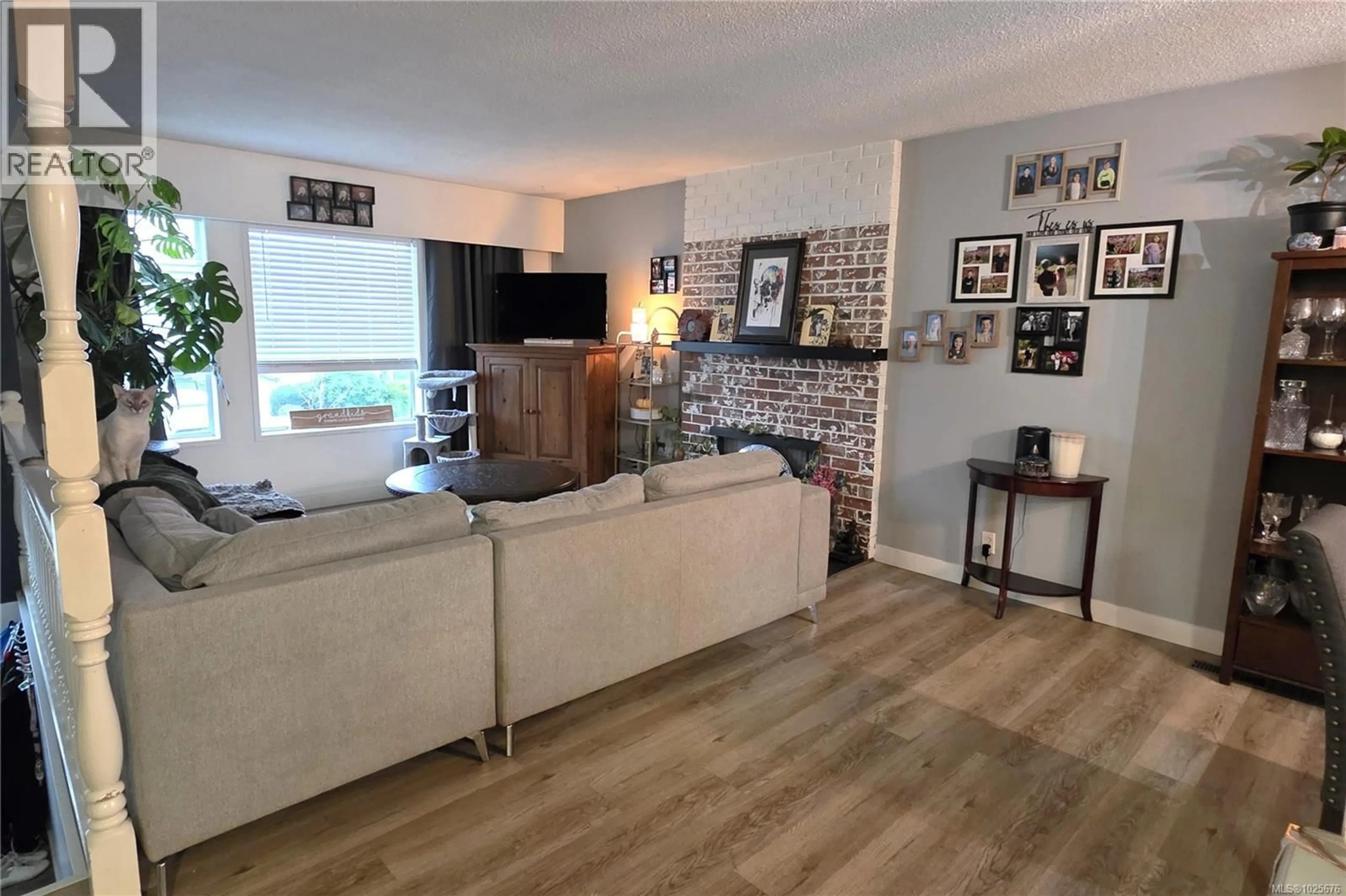 A pic of a room for 222 THULIN STREET, Campbell River British Columbia V9W2K7