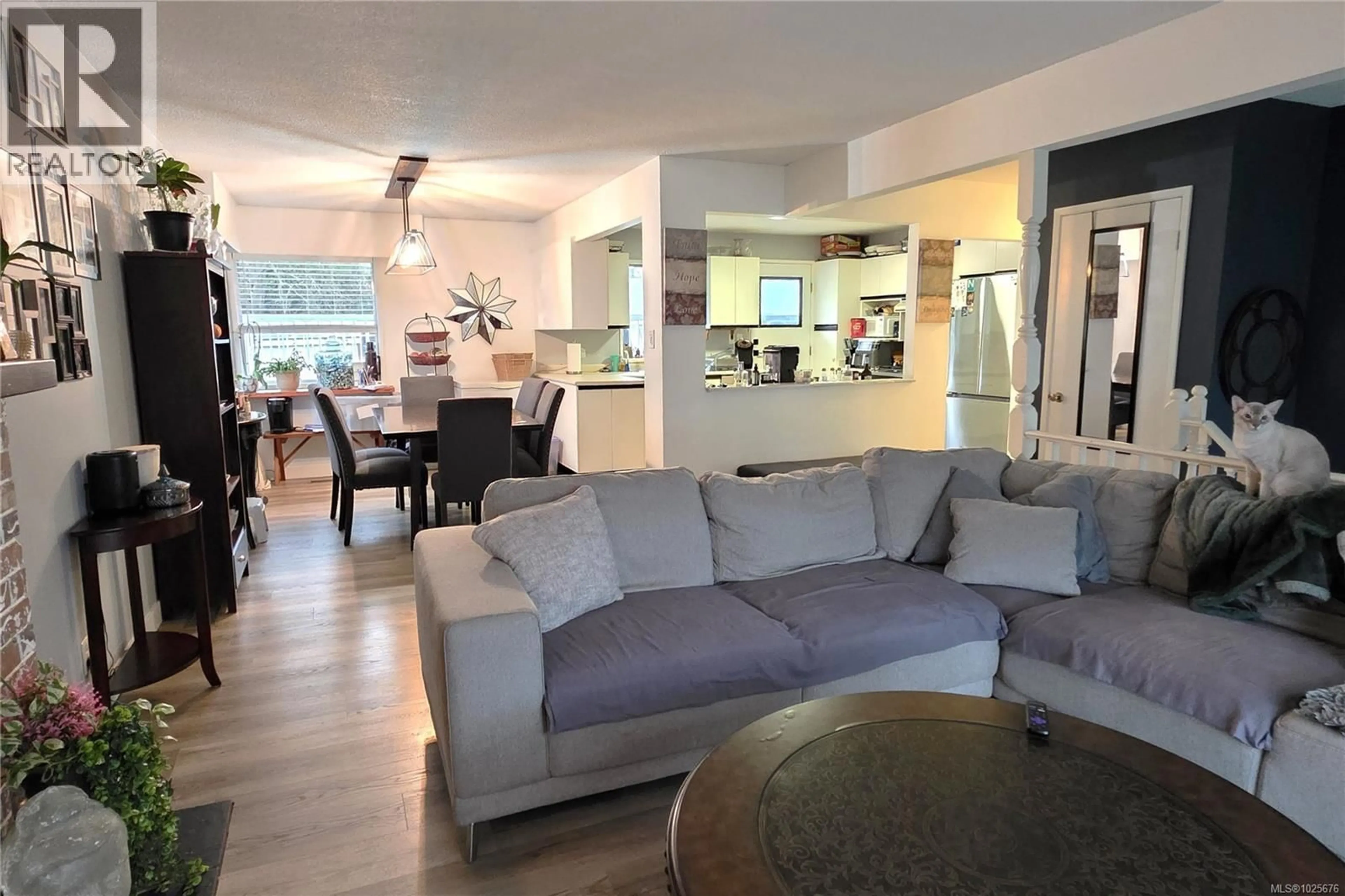 Living room with furniture, unknown for 222 THULIN STREET, Campbell River British Columbia V9W2K7