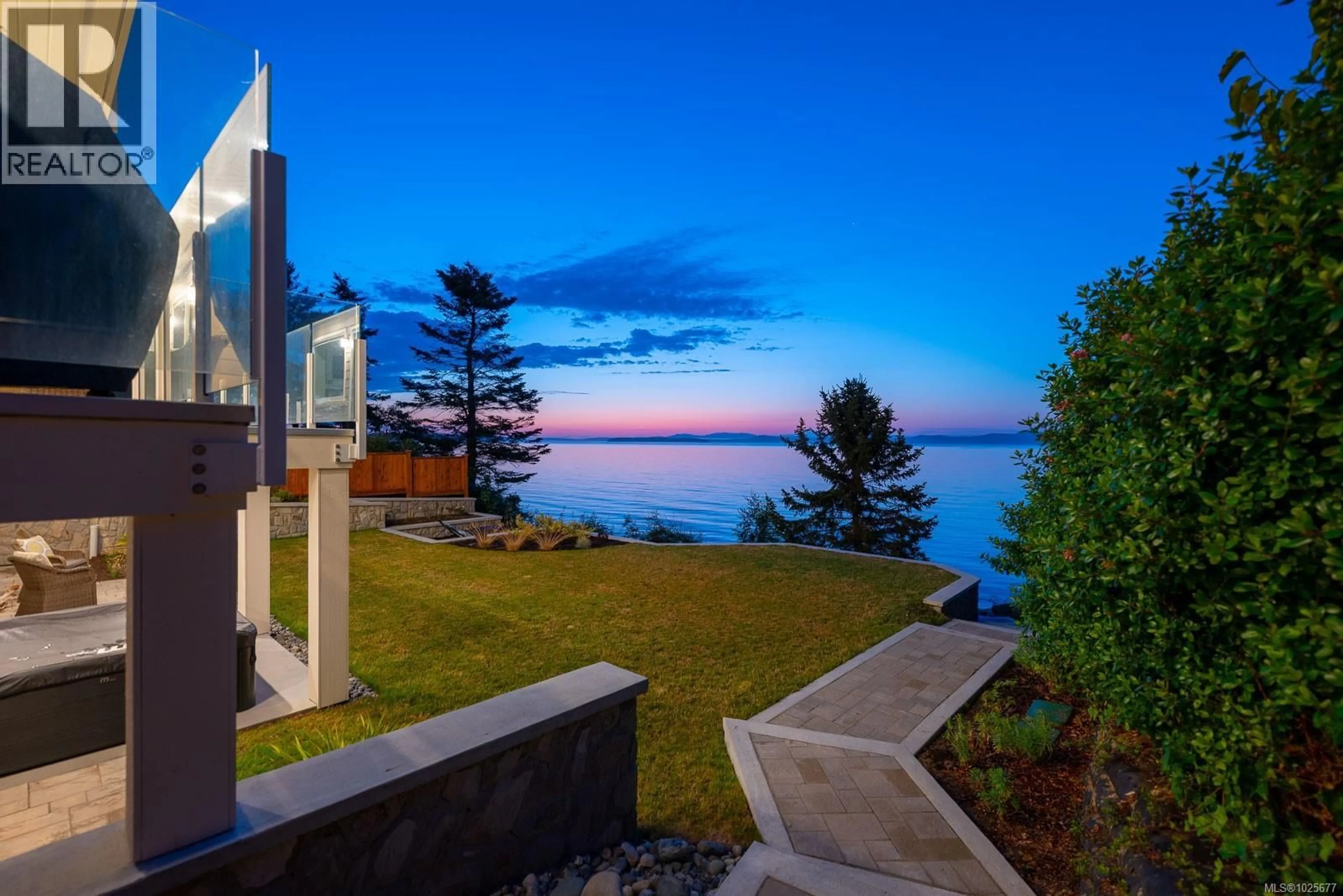 Unknown for 5411 PARKER AVENUE, Saanich British Columbia V8Y2N2