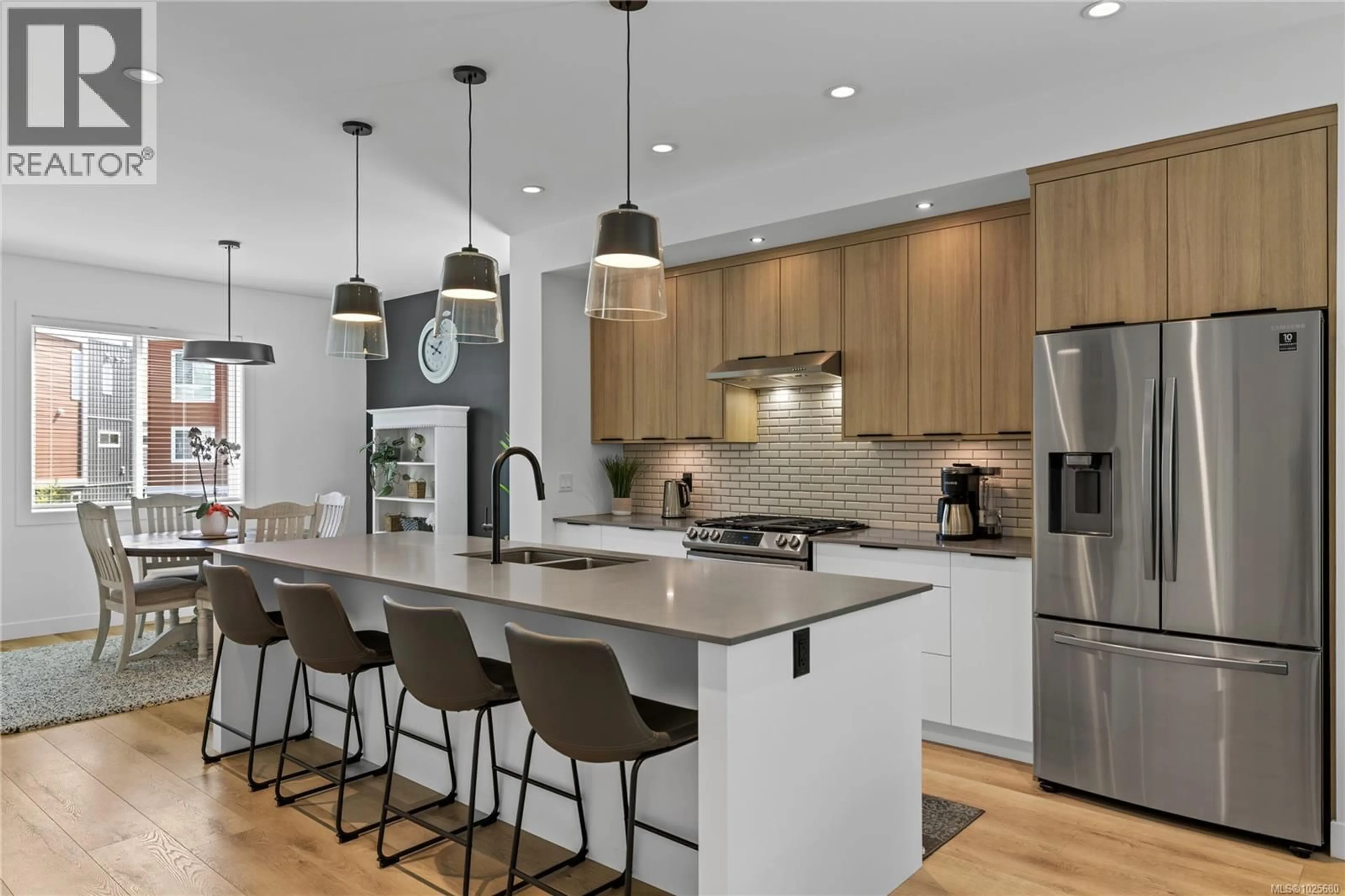 Contemporary kitchen, unknown for 16 - 2310 GUTHRIE ROAD, Comox British Columbia V9M4G1