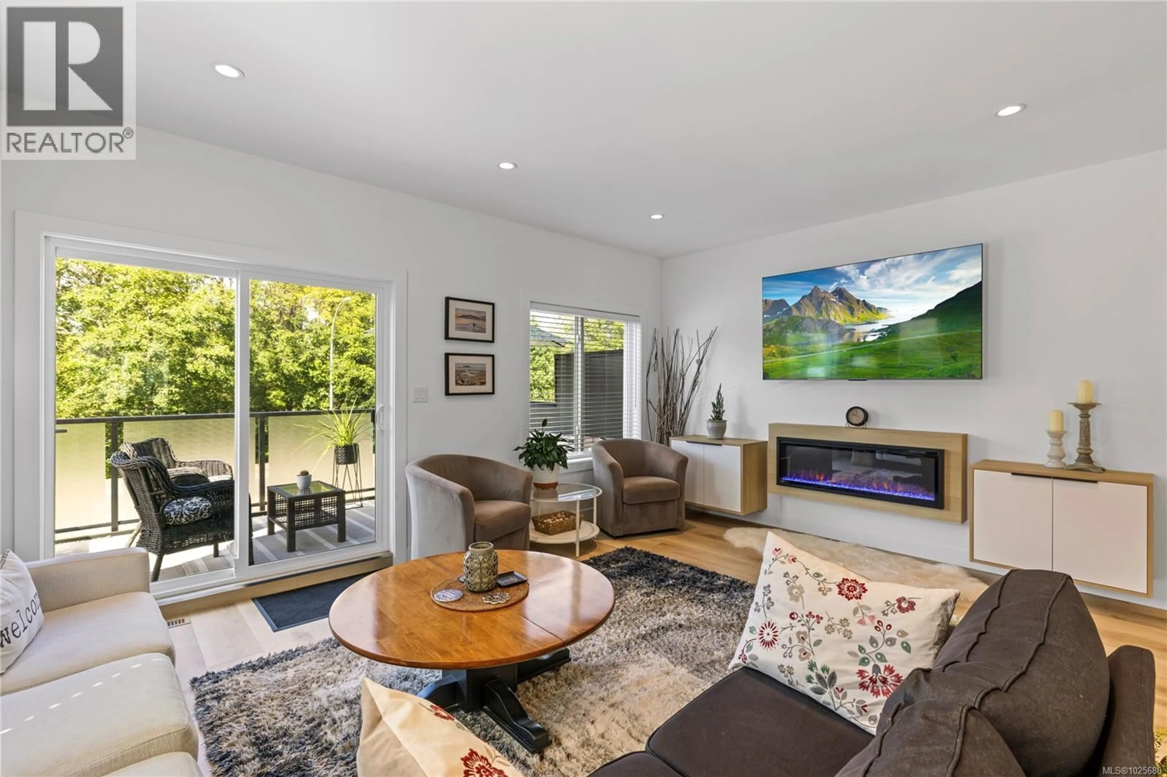 Living room with furniture, unknown for 16 - 2310 GUTHRIE ROAD, Comox British Columbia V9M4G1