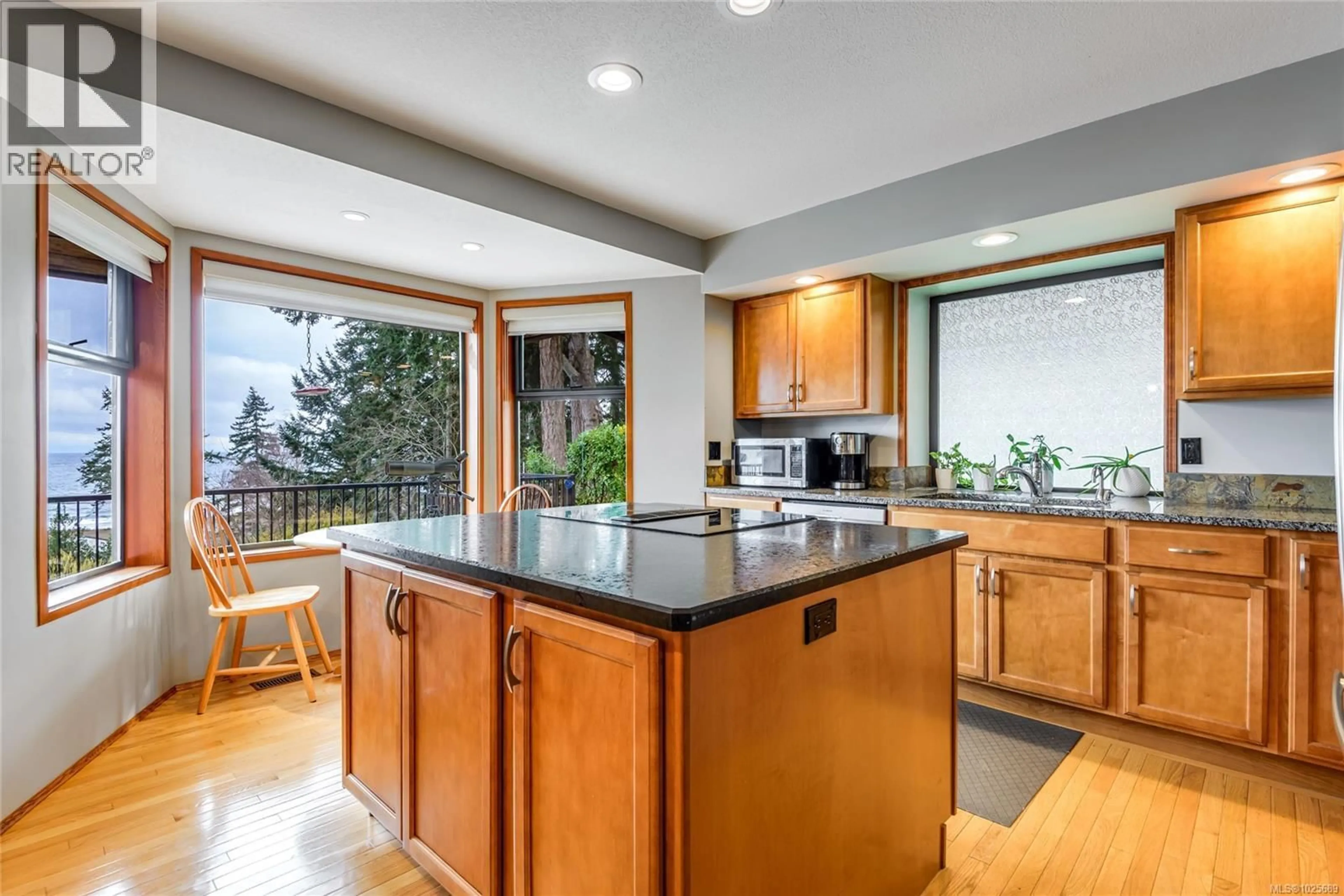 Open concept kitchen, unknown for 3846 MITLENATCH DRIVE, Campbell River British Columbia V9H1J6