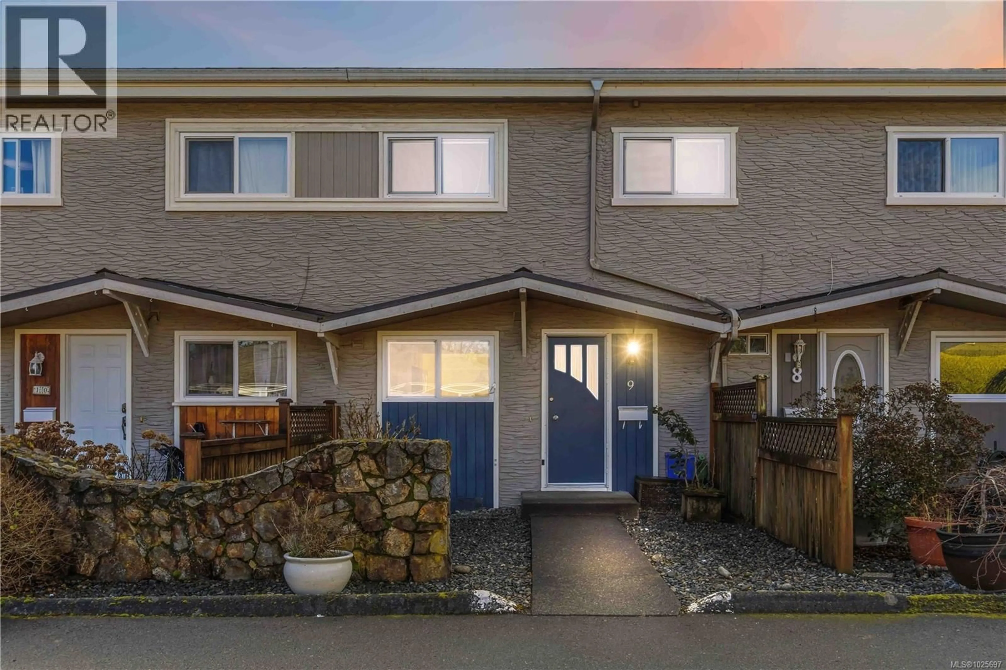 A pic from outside/outdoor area/front of a property/back of a property/a pic from drone, street for 9 - 10145 THIRD STREET, Sidney British Columbia V8L3B5