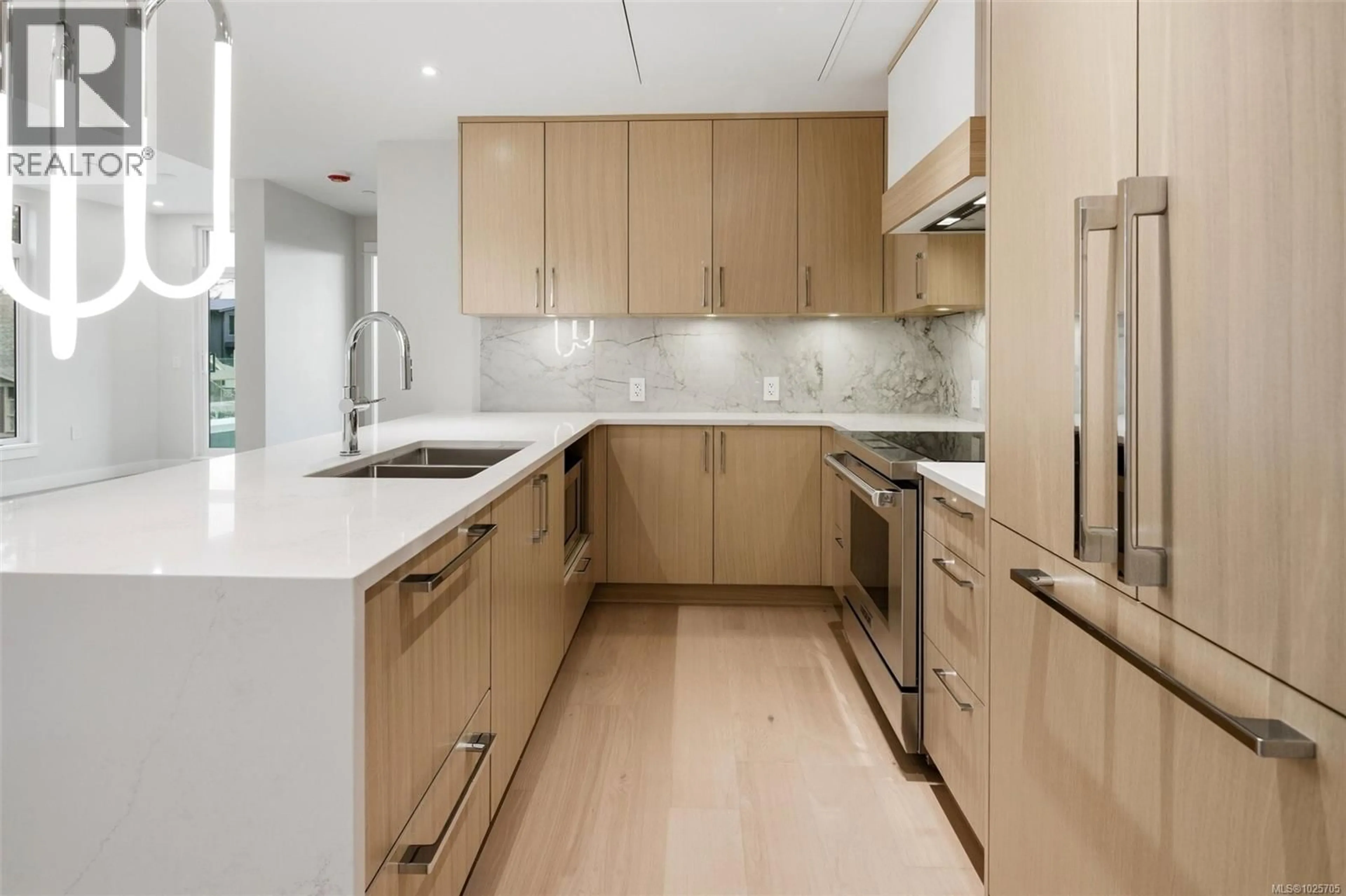 Unknown for 307 - 5229 CORDOVA BAY ROAD, Saanich British Columbia V8Y2L1