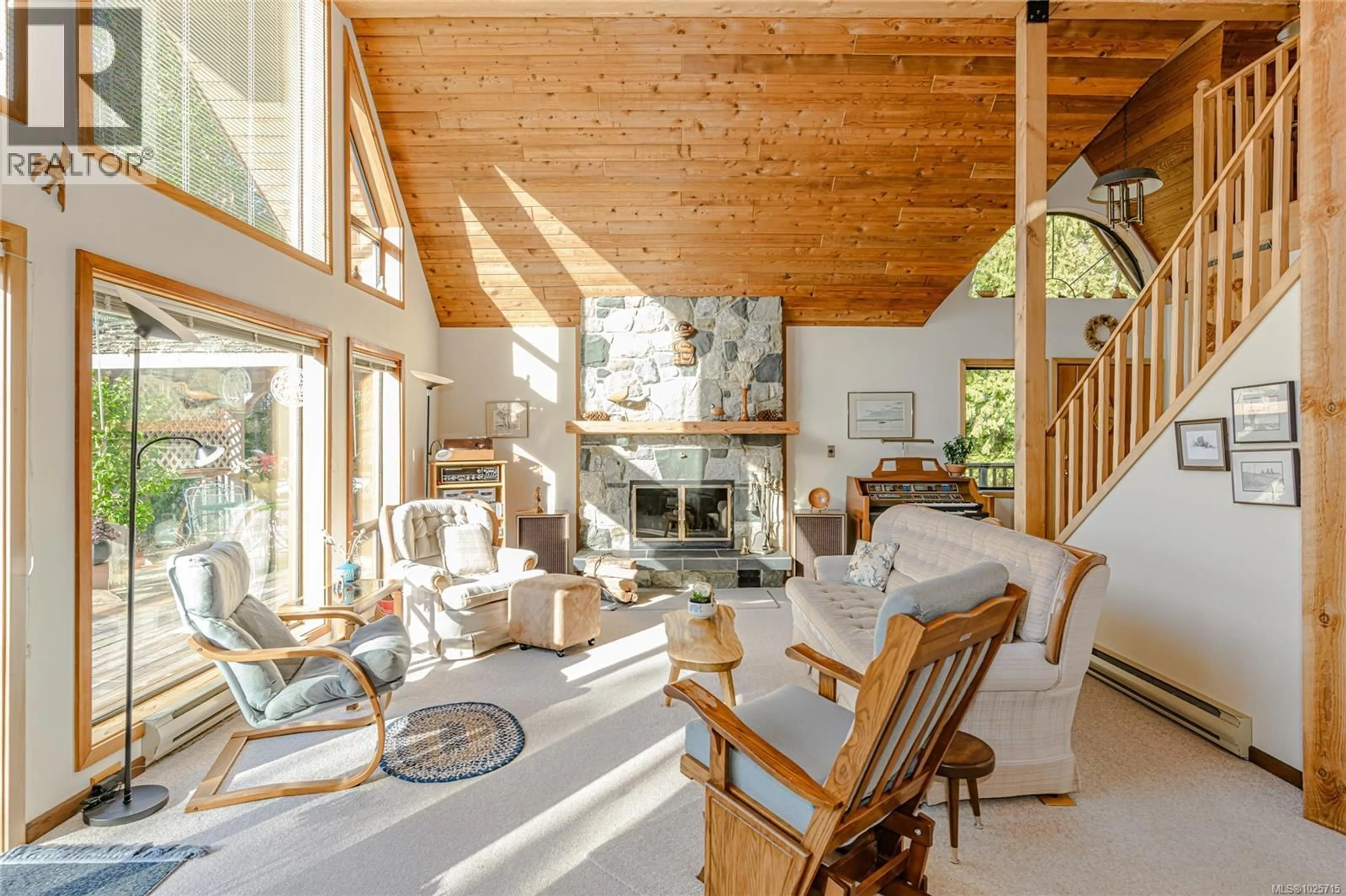 Living room with furniture, unknown for 160 WEST EAGLE DRIVE, Salt Spring British Columbia V8K1E4