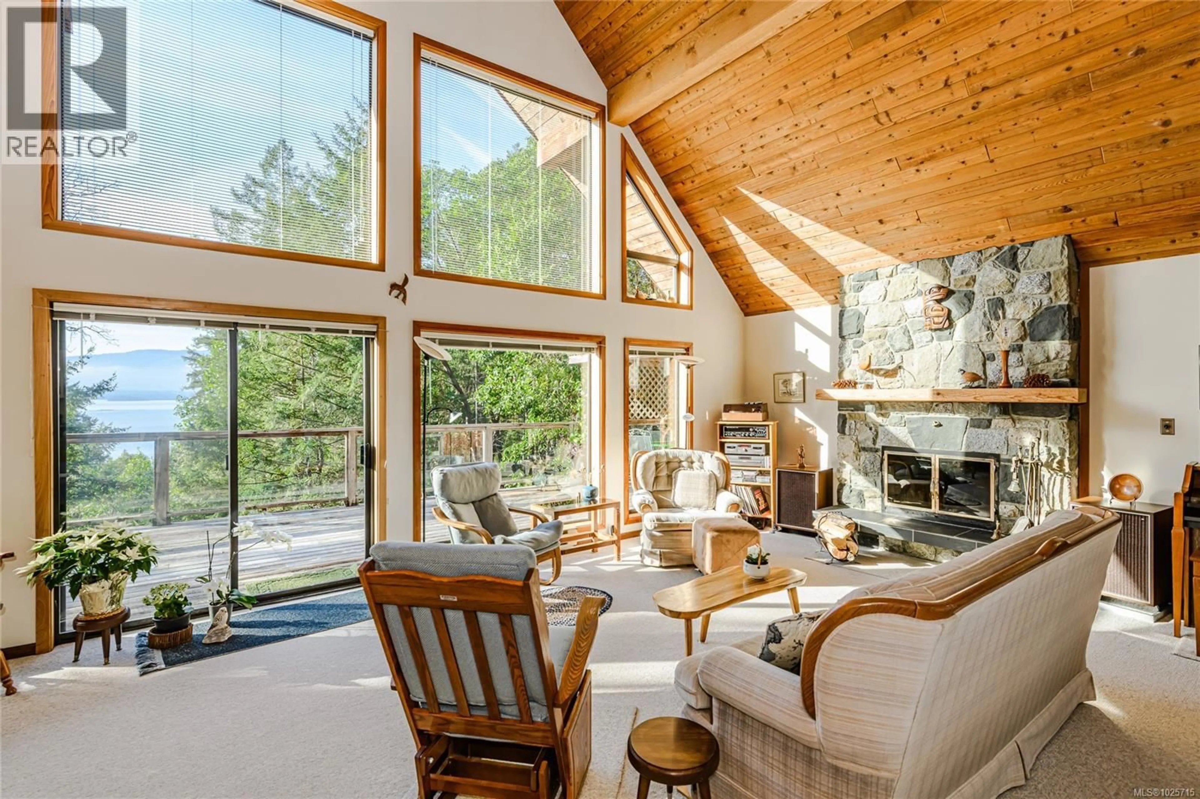 Living room with furniture, unknown for 160 WEST EAGLE DRIVE, Salt Spring British Columbia V8K1E4