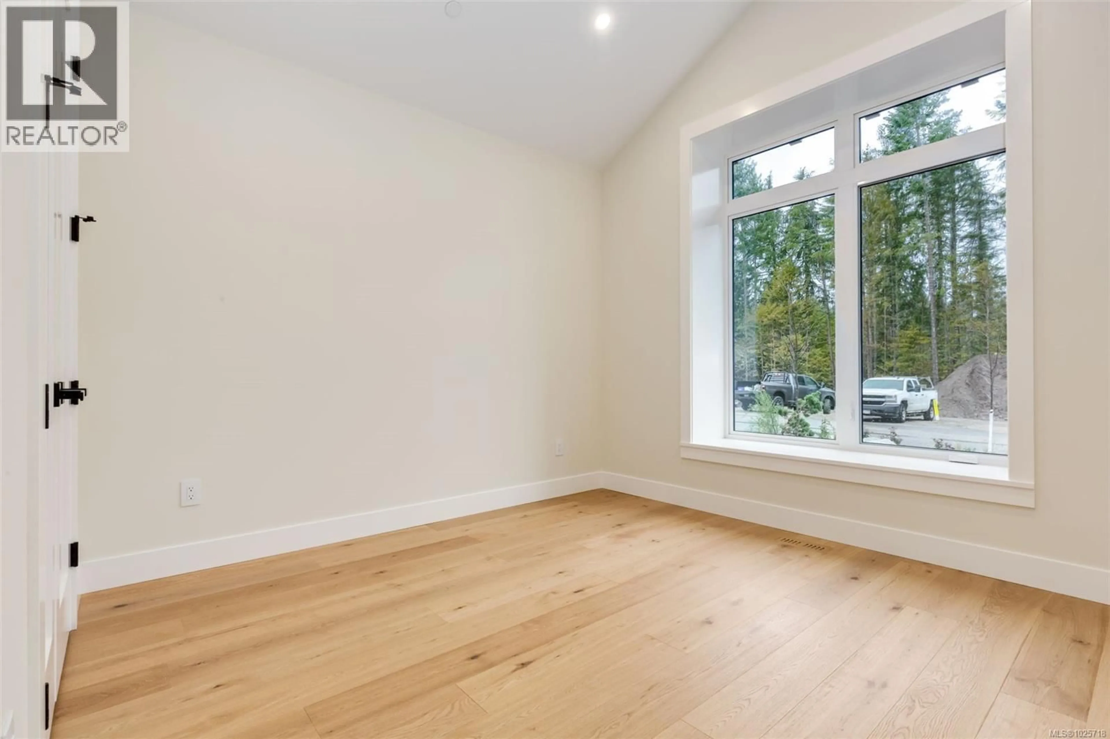 A pic of a room for 970 FLAGSTICK ROAD, Qualicum Beach British Columbia V9K0B9