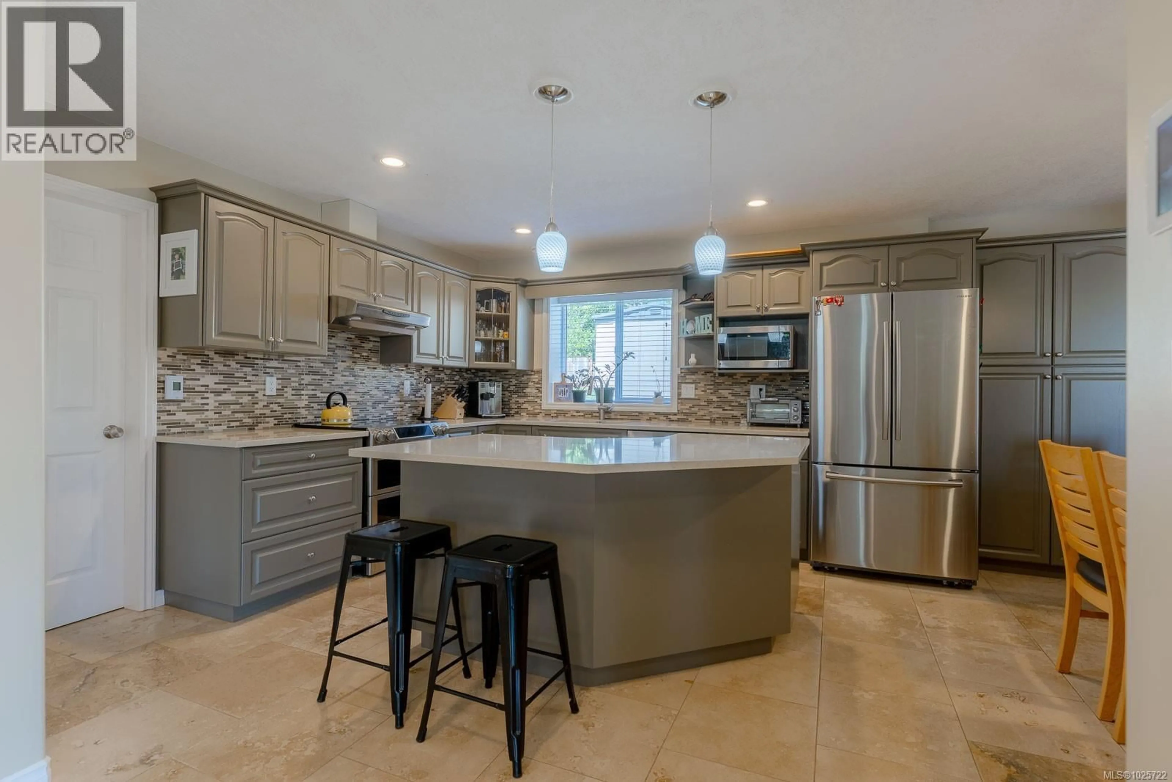 Open concept kitchen, ceramic/tile floor for 2839 NEYLAND ROAD, Nanaimo British Columbia V9T3G2