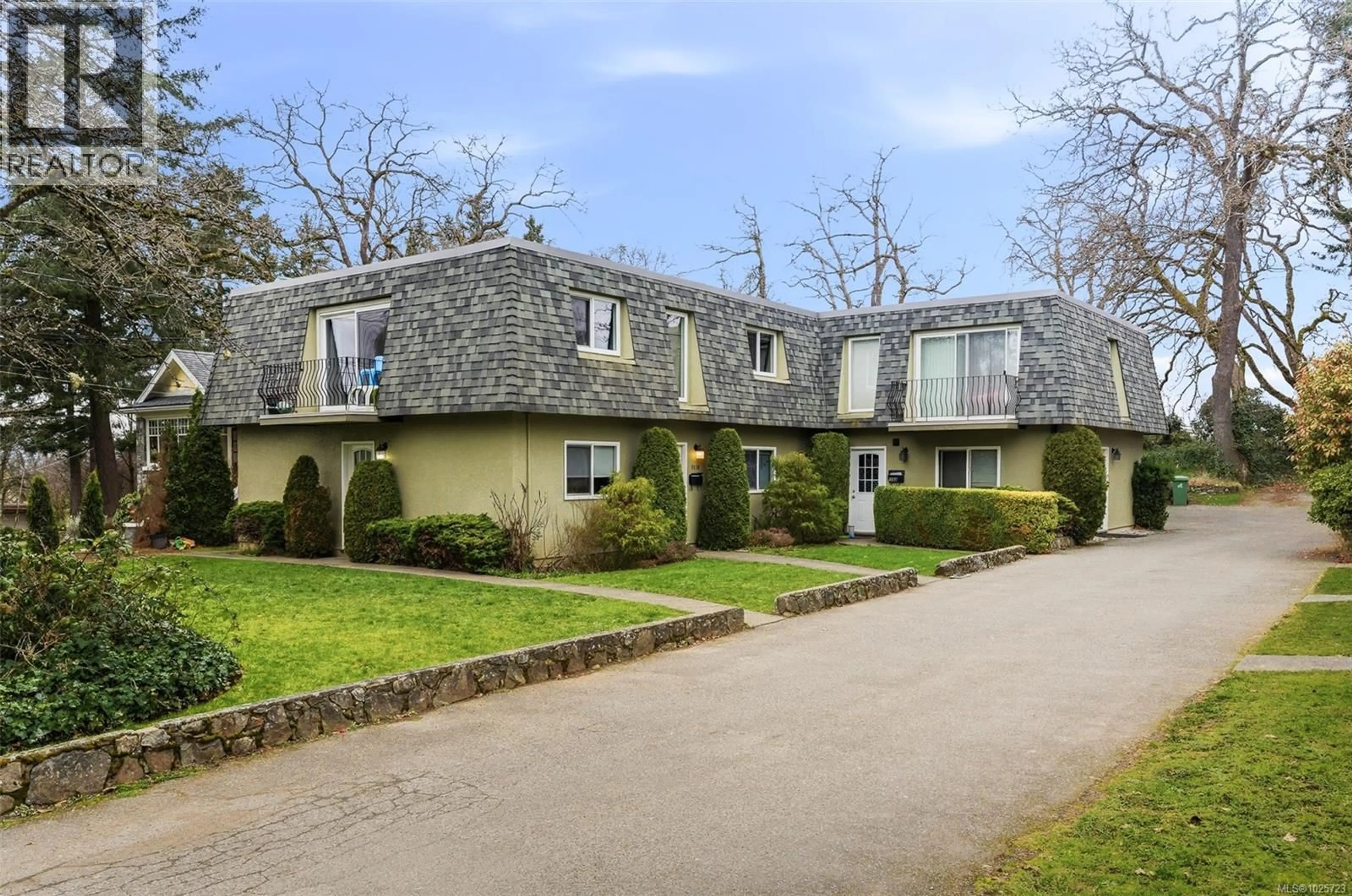 A pic from outside/outdoor area/front of a property/back of a property/a pic from drone, building for 1178/1180 TATTERSALL DRIVE, Saanich British Columbia V8P1Y9