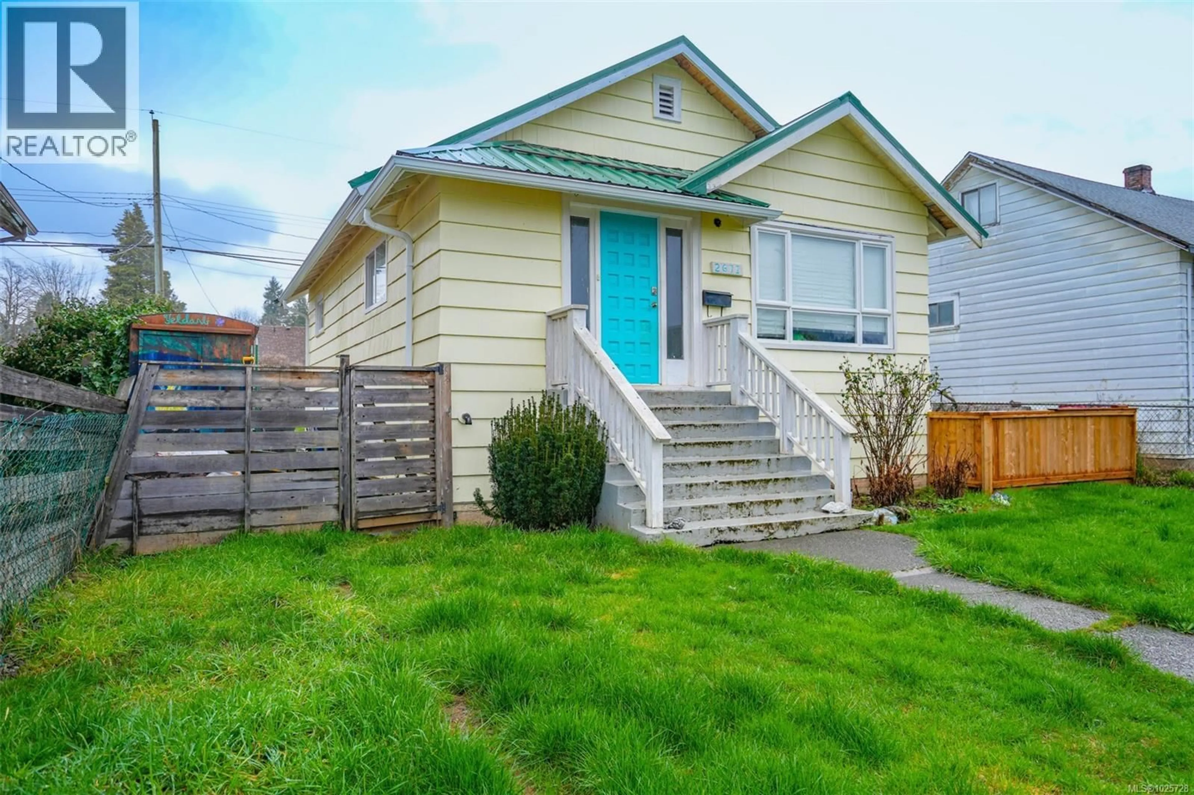 Home with vinyl exterior material, street for 2671 5TH AVENUE, Port Alberni British Columbia V9Y2G2