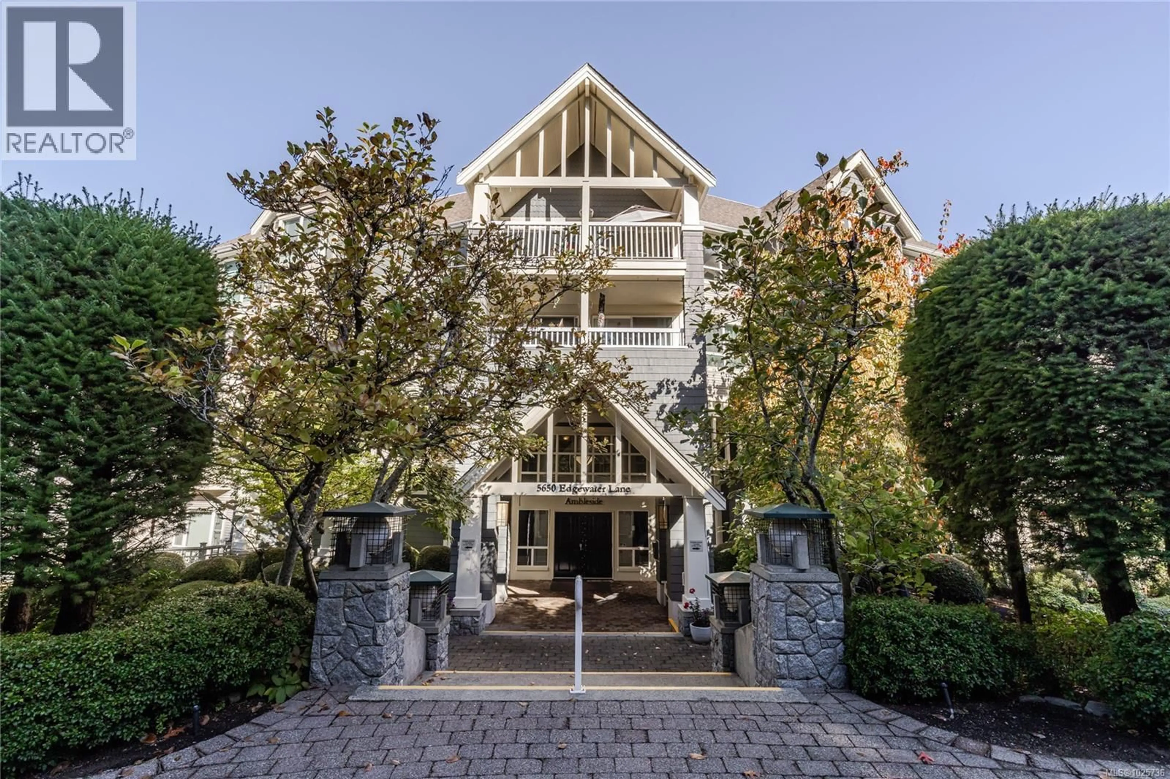 Indoor foyer for 113 - 5650 EDGEWATER LANE, Nanaimo British Columbia V9T6K1