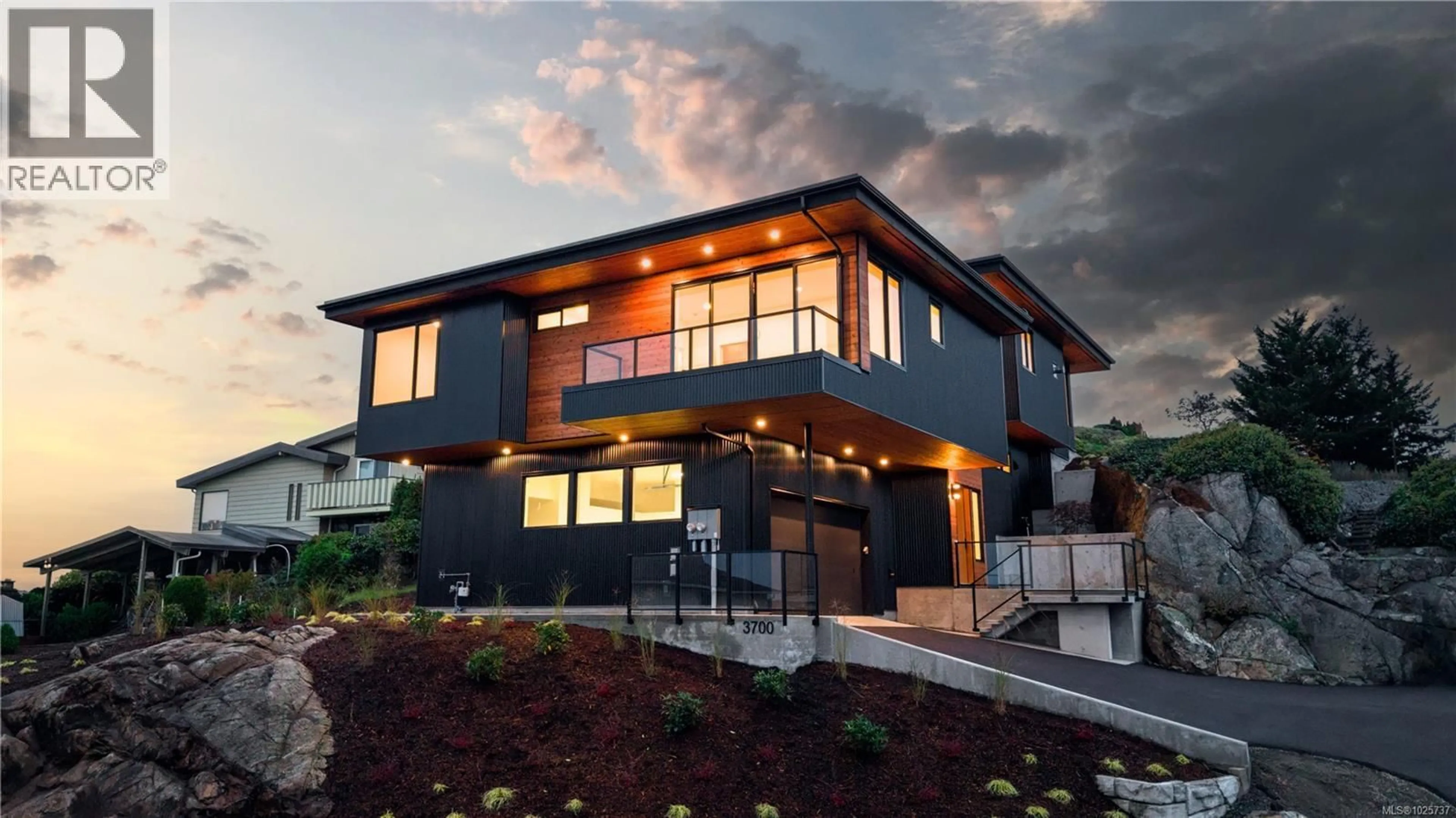 Home with brick exterior material, unknown for 3700 KOOTENAY PLACE, Saanich British Columbia V8P2G2