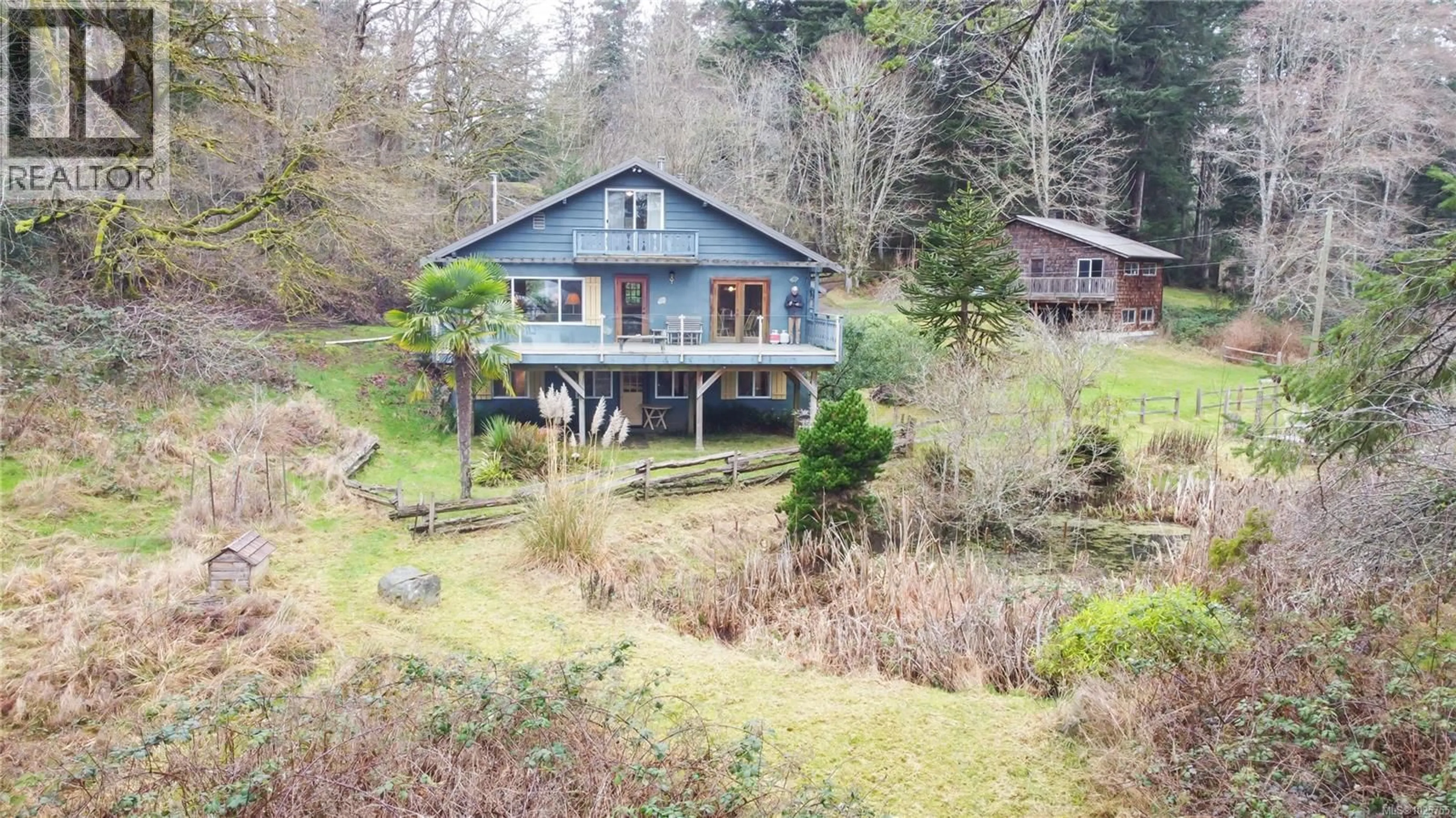 A pic from outside/outdoor area/front of a property/back of a property/a pic from drone, water/lake/river/ocean view for 89 PILKEY POINT ROAD, Thetis Island British Columbia V0R2Y0