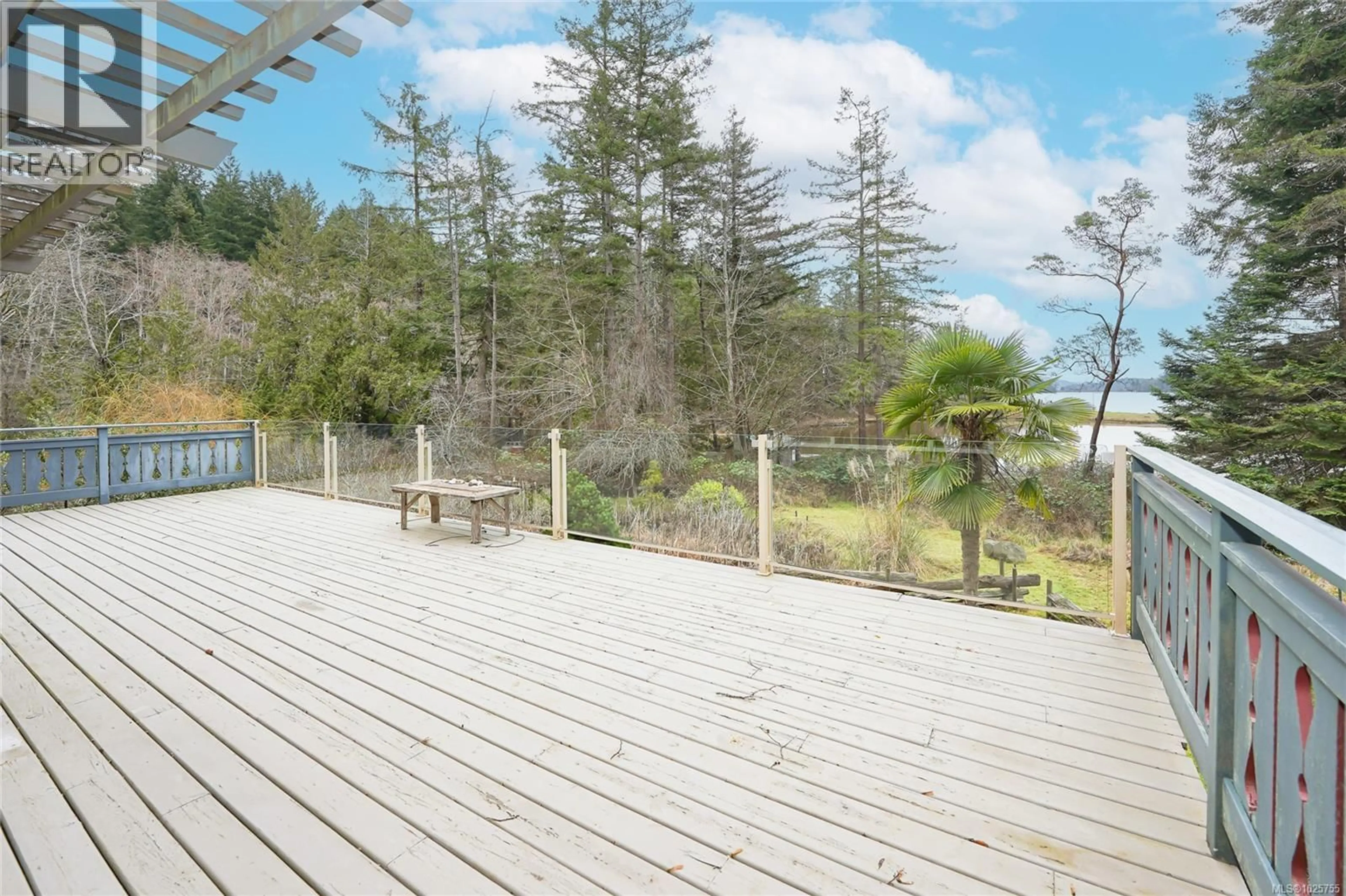 Patio, water/lake/river/ocean view for 89 PILKEY POINT ROAD, Thetis Island British Columbia V0R2Y0