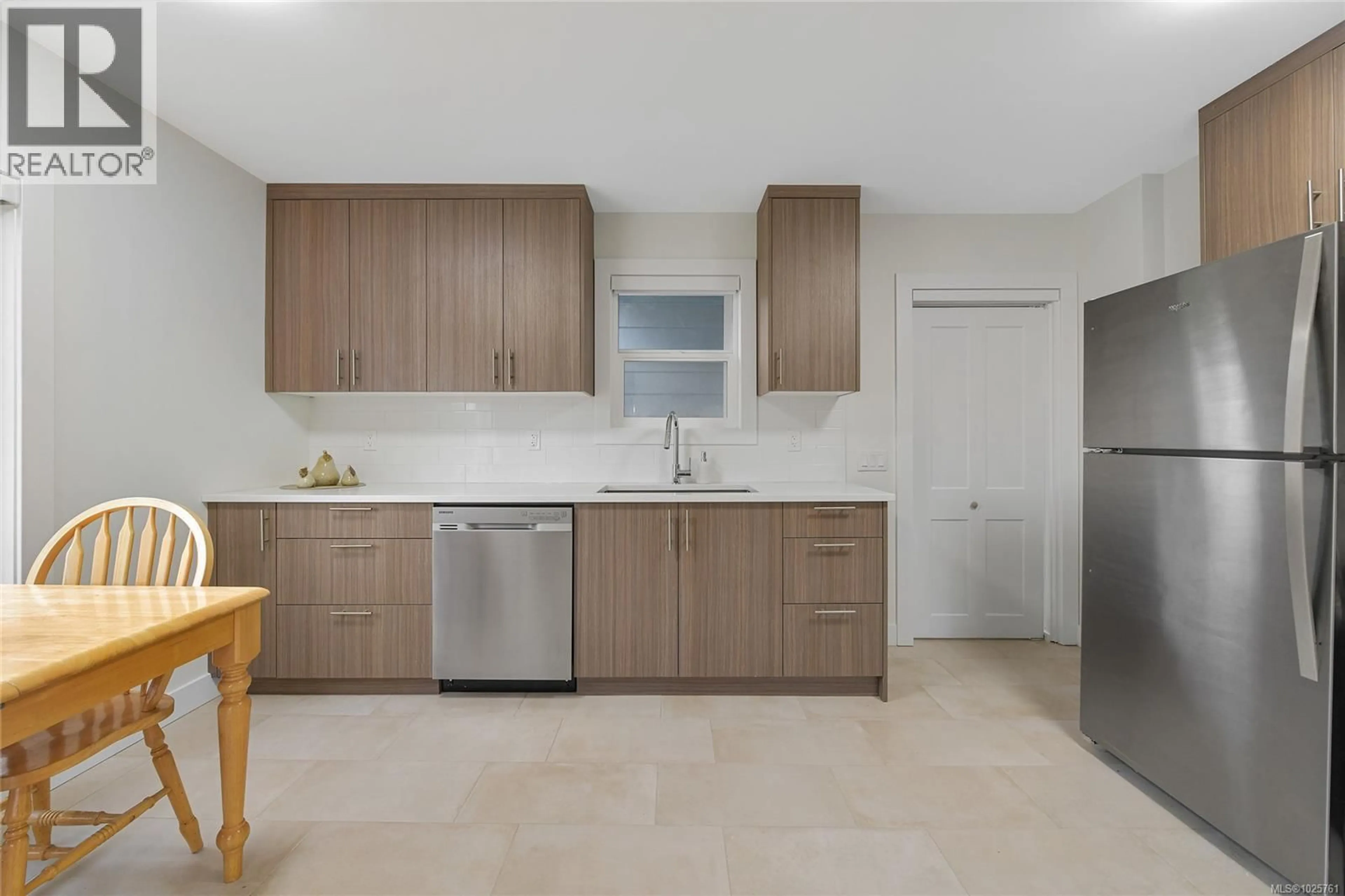 Standard kitchen, ceramic/tile floor for 16995 WICKANNINISH ROAD, Port Renfrew British Columbia V0S1K0
